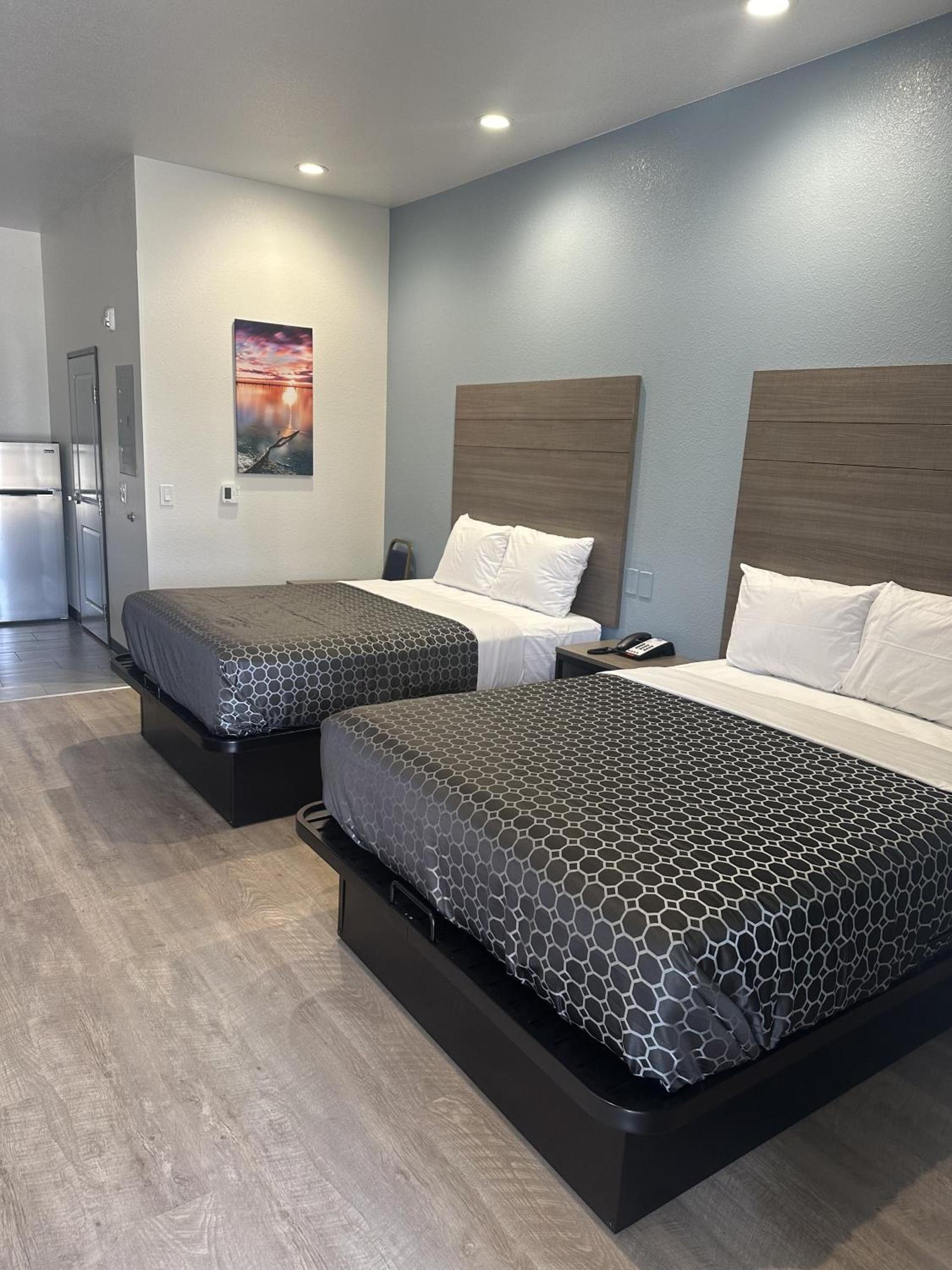 M&M Inn and Suites photo 17