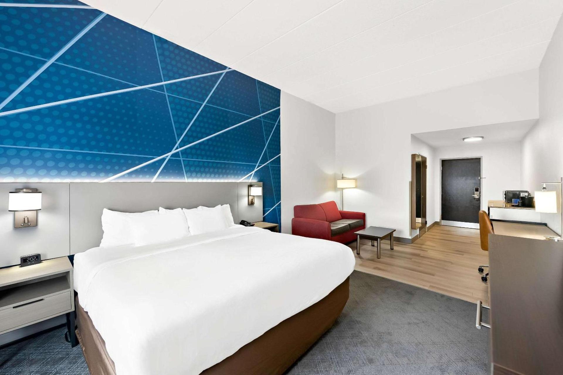 Comfort Suites Columbus photo 11