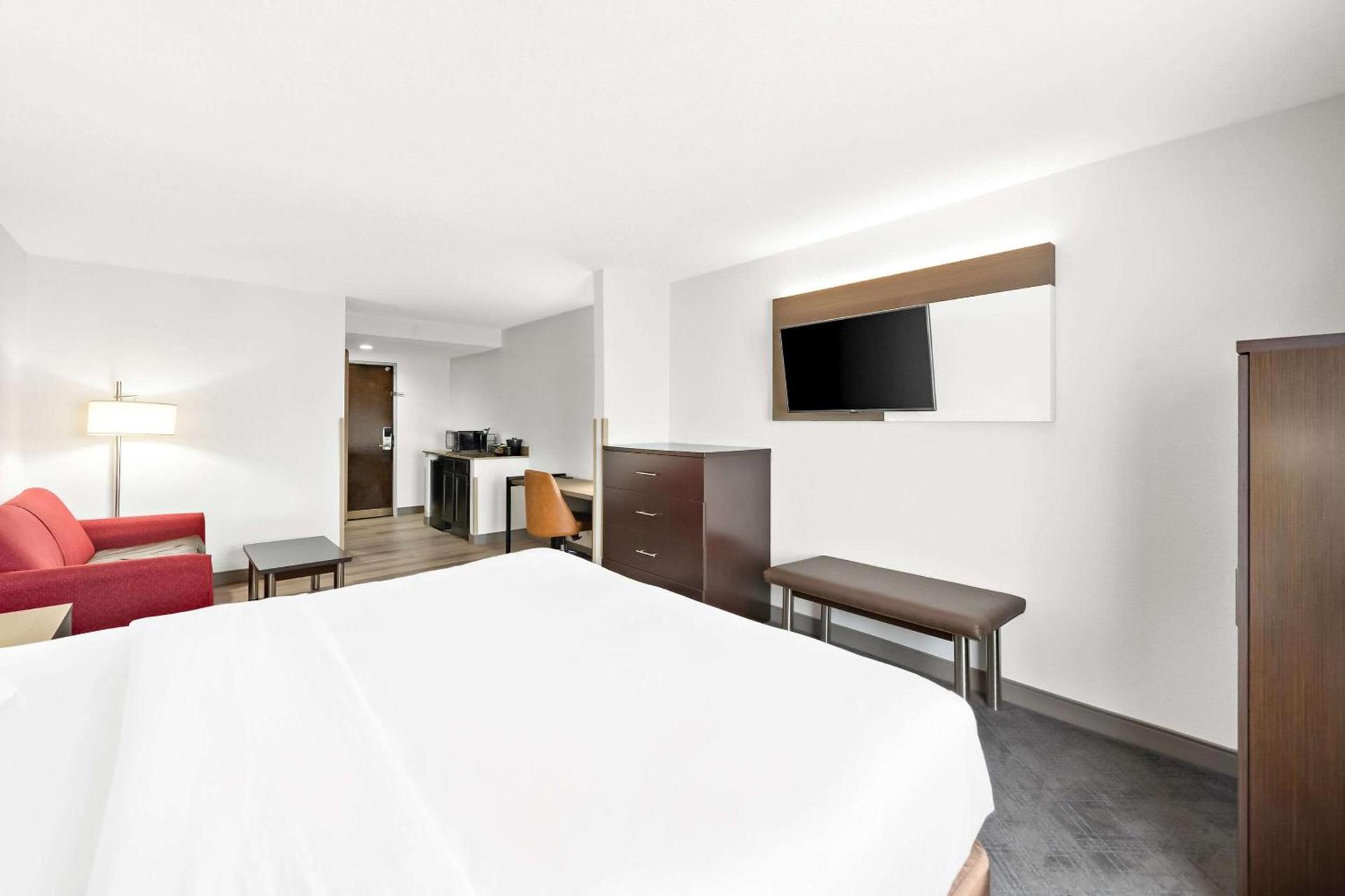 Comfort Suites Columbus photo 14