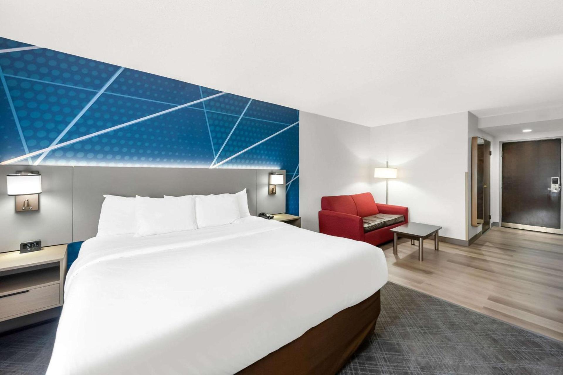 Comfort Suites Columbus photo 15