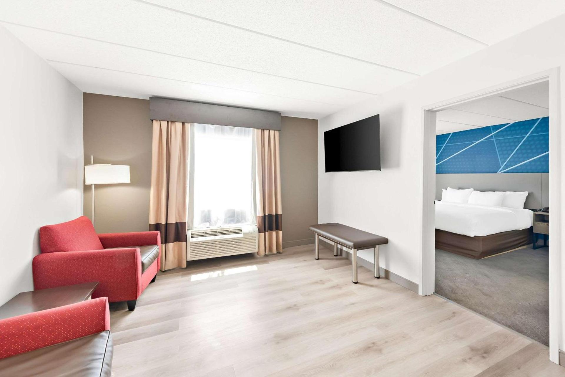 Comfort Suites Columbus photo 16