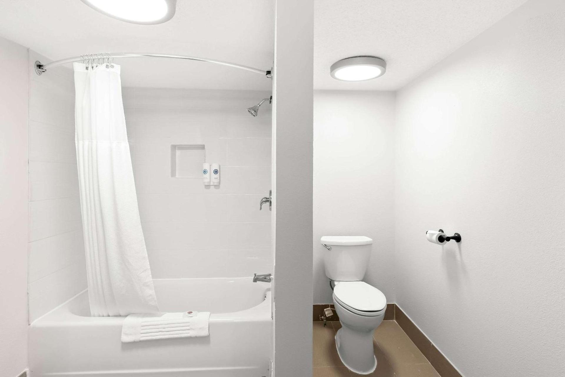 Comfort Suites Columbus photo 23