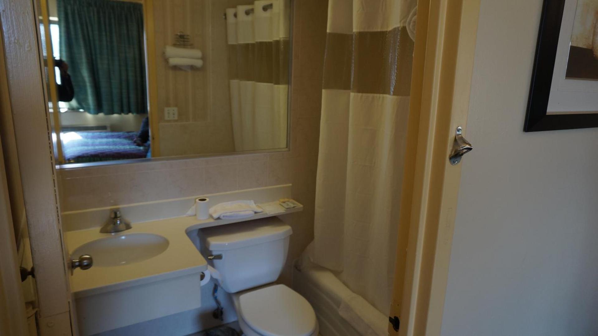 Flushing Motel photo 22