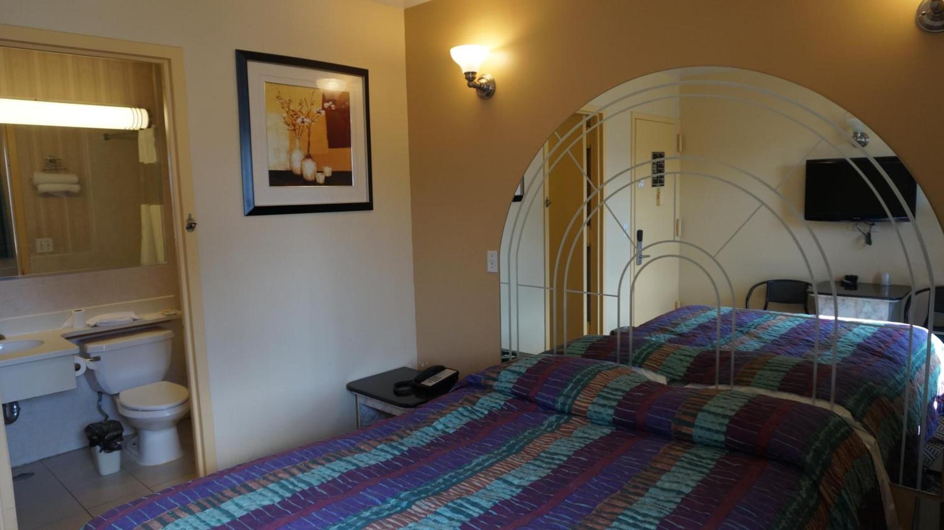 Flushing Motel photo 18