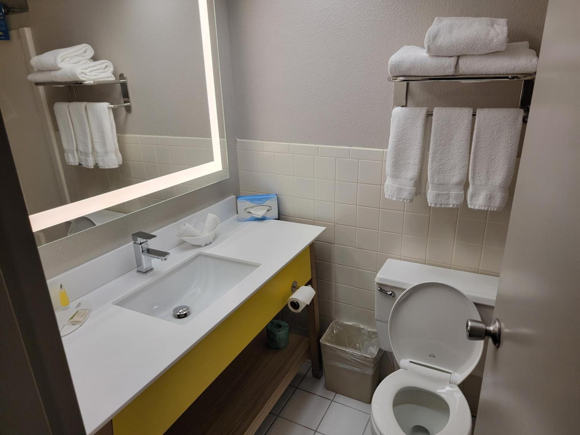 Days Inn by Wyndham Grand Island I-80 photo 35