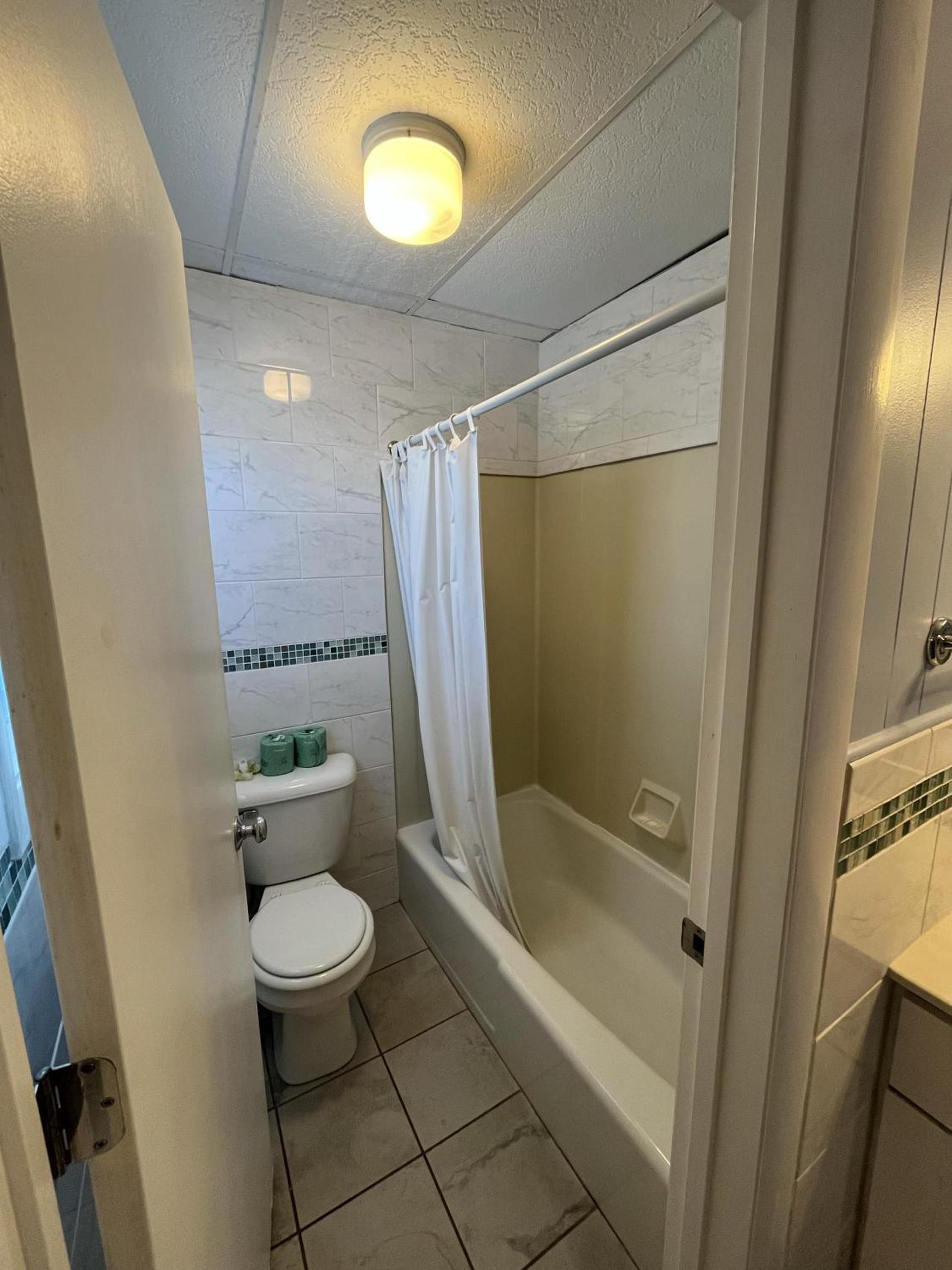 Beau Rivage Motel photo 46
