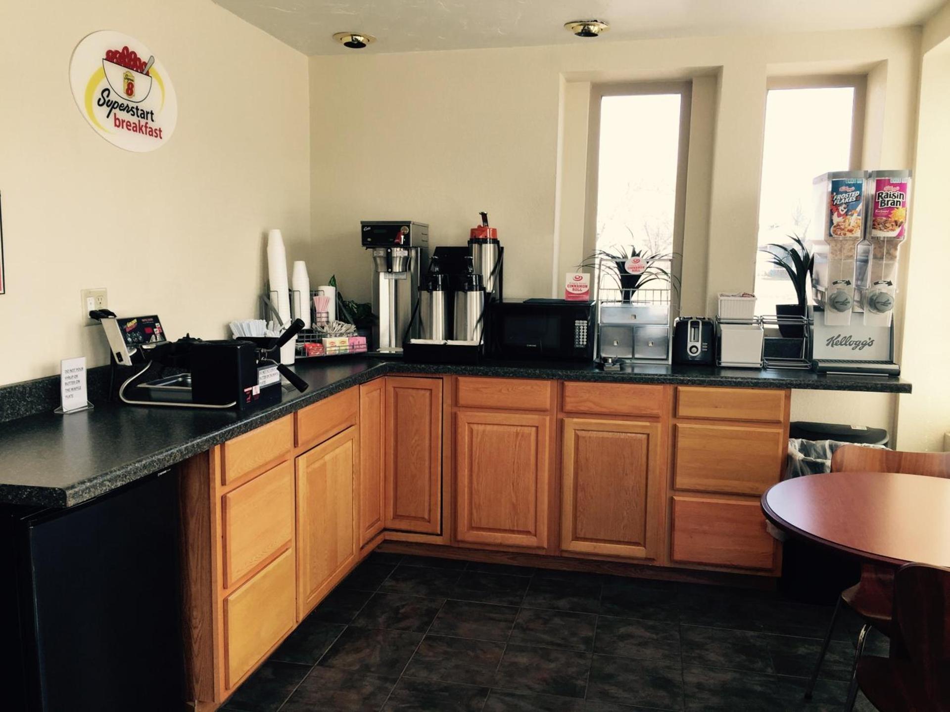 Super 8 by Wyndham Enid photo 15