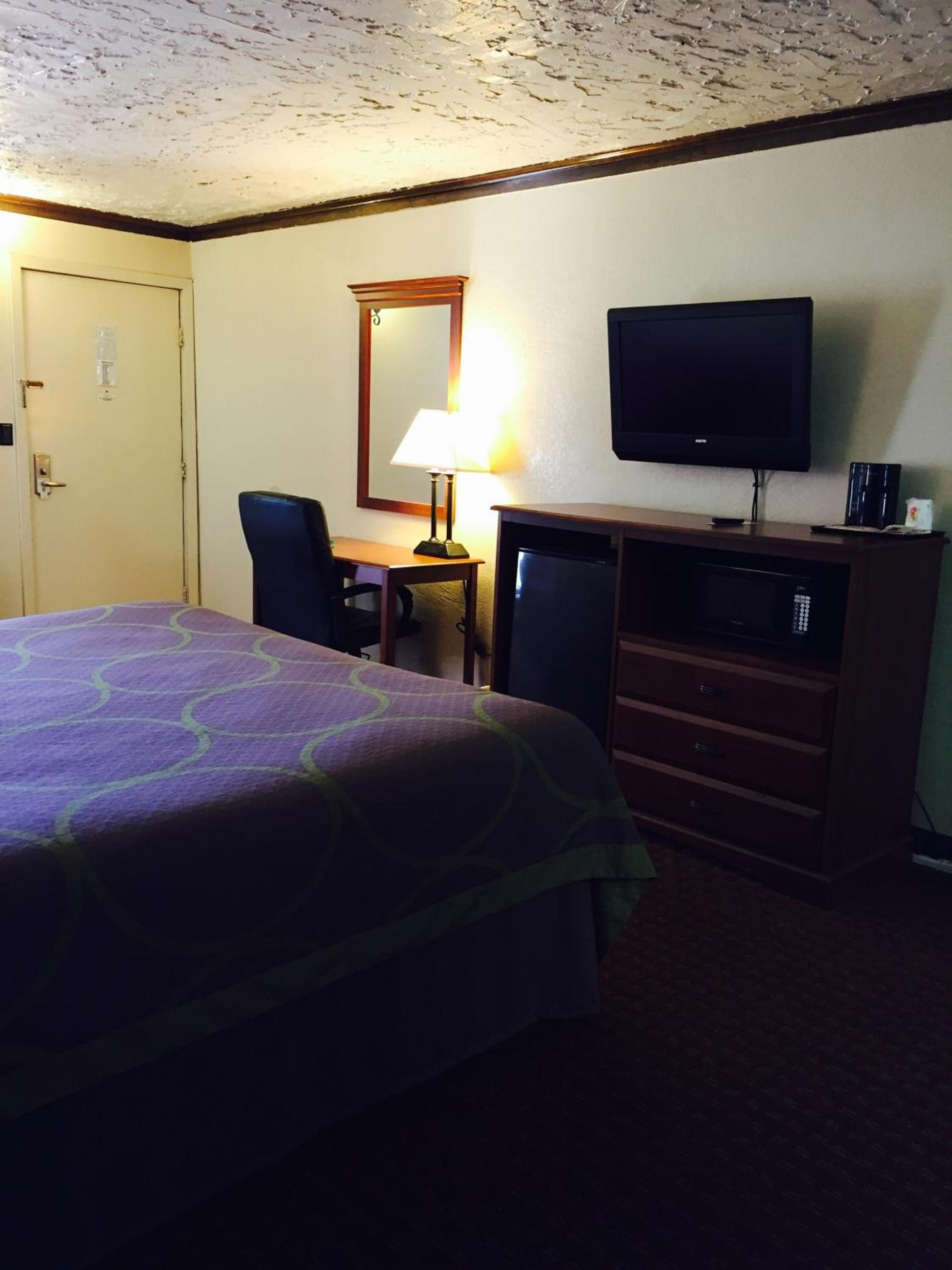Super 8 by Wyndham Enid photo 19