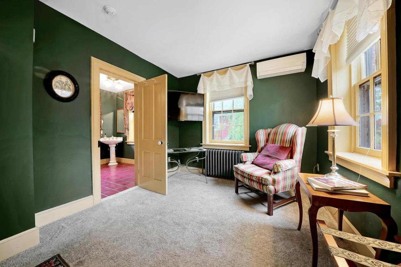 Cromwell Manor Inn photo 24