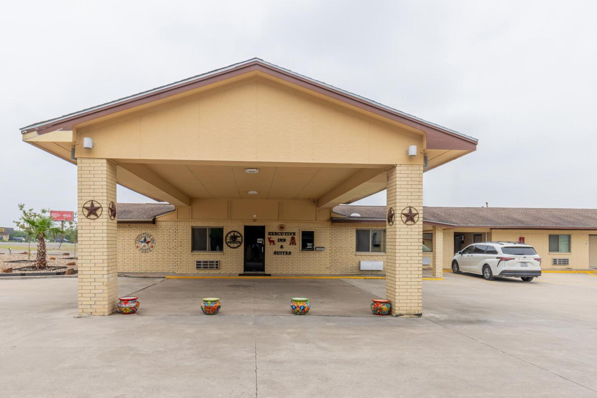 Freer Executive inn and Studios photo 13