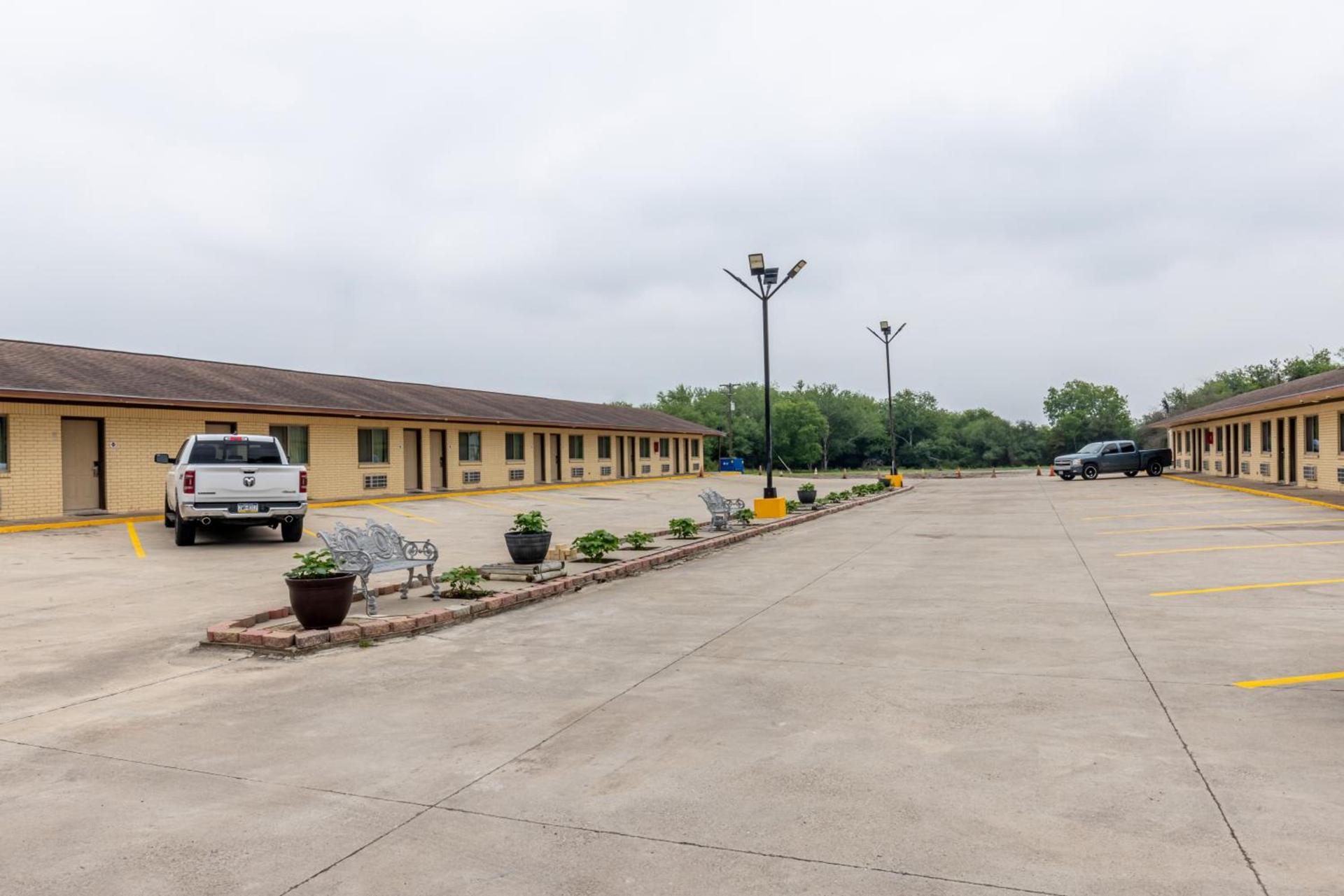 Freer Executive inn and Studios photo 11