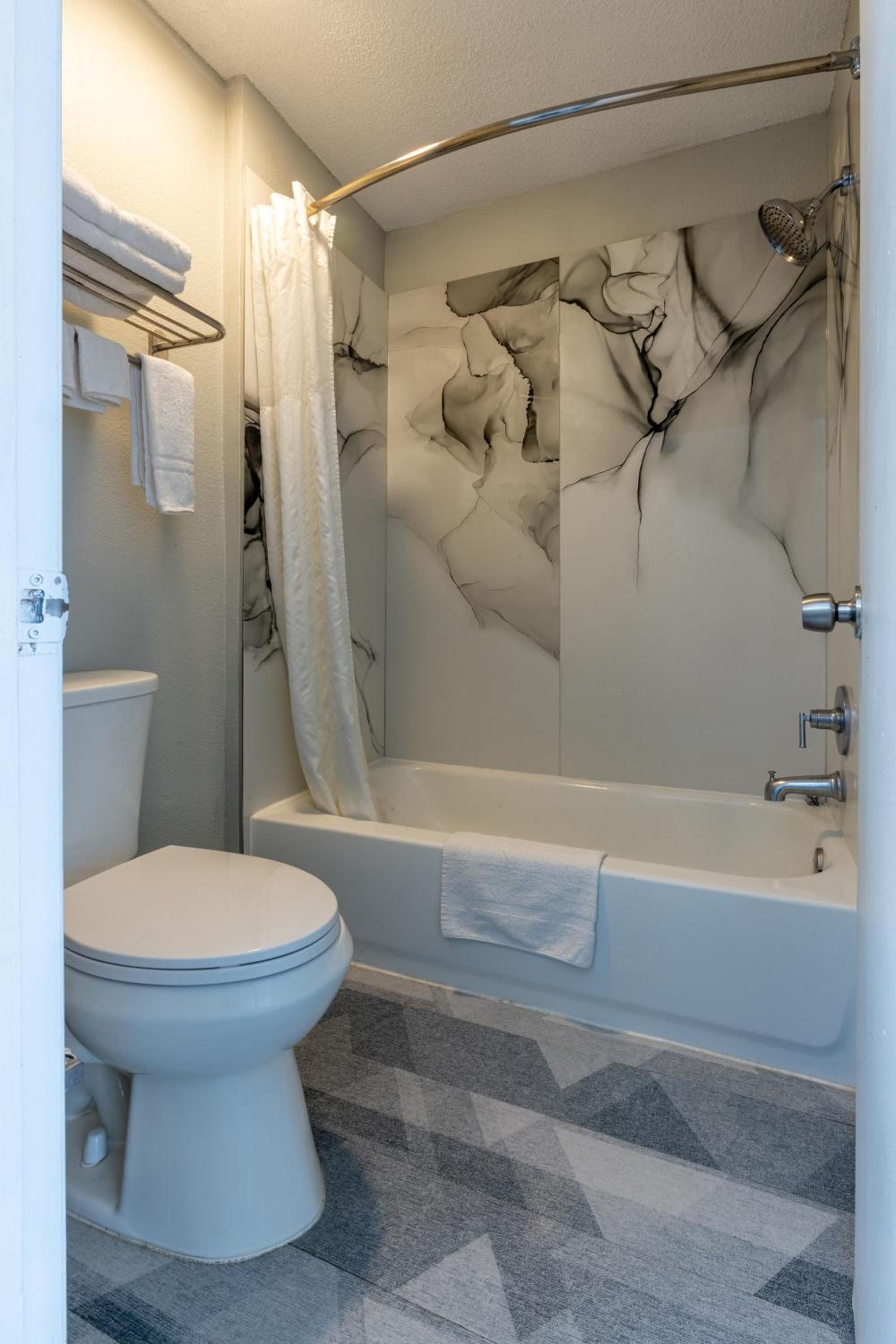 Freer Executive inn and Studios photo 16