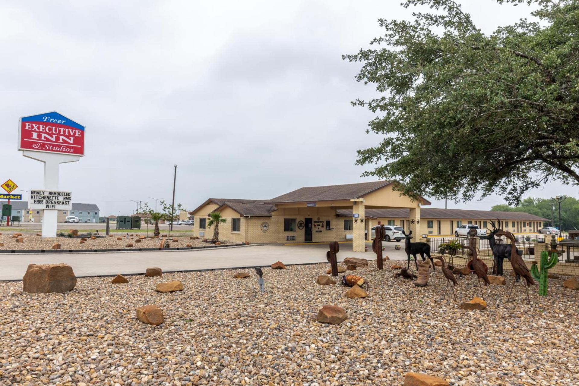 Freer Executive inn and Studios photo 14