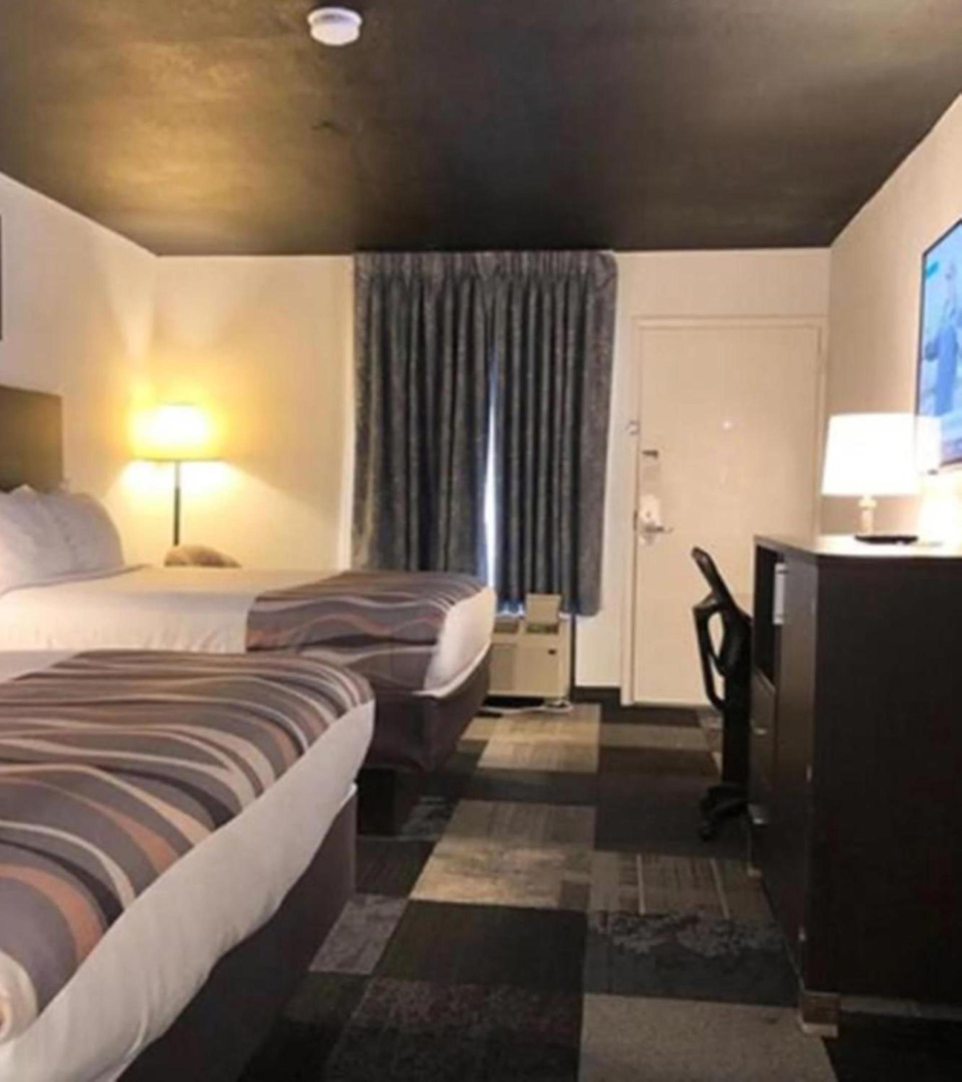 Days Inn by Wyndham Eglin AFB photo 20