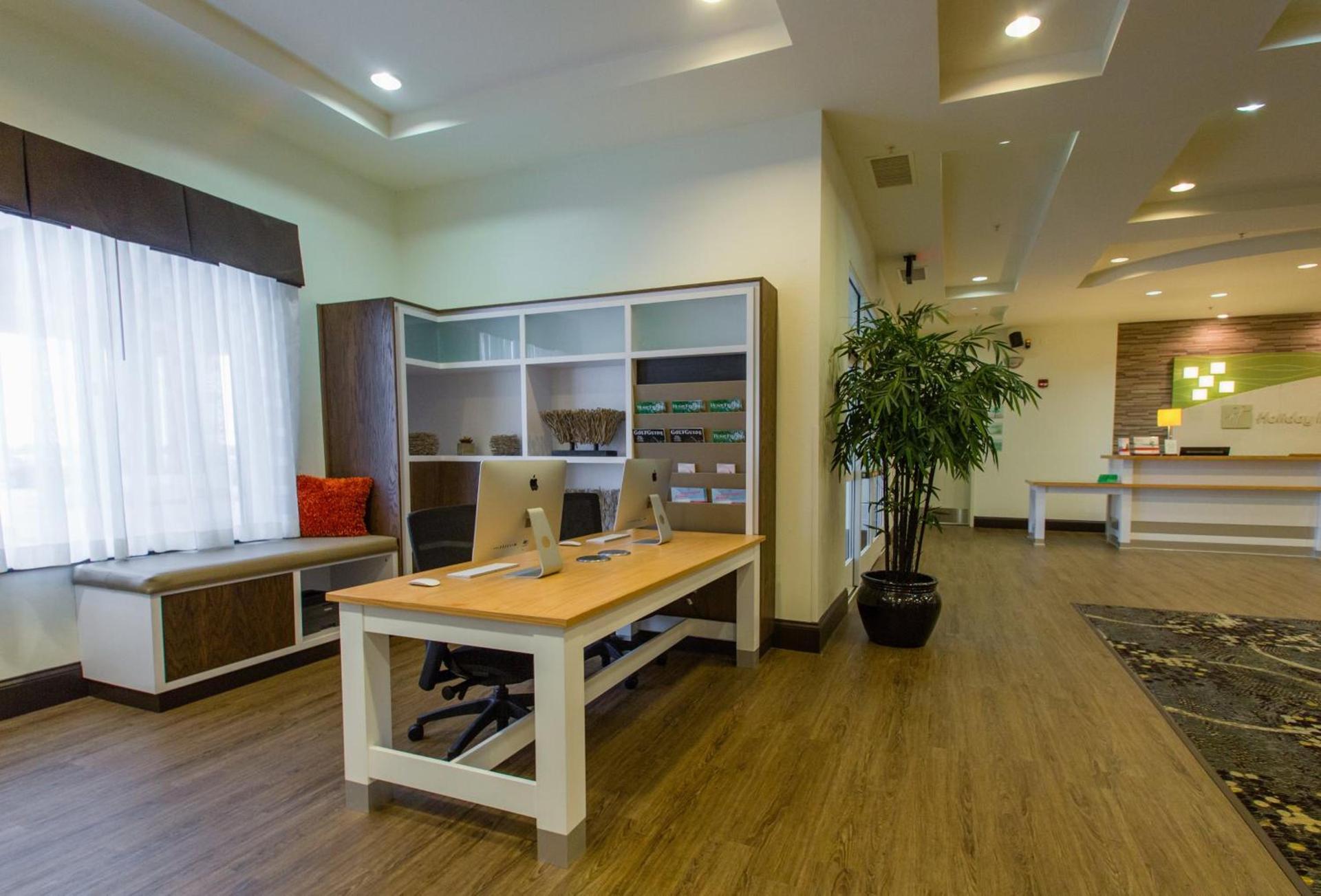 Holiday Inn Hotel & Suites Bloomington Airport by IHG photo 53