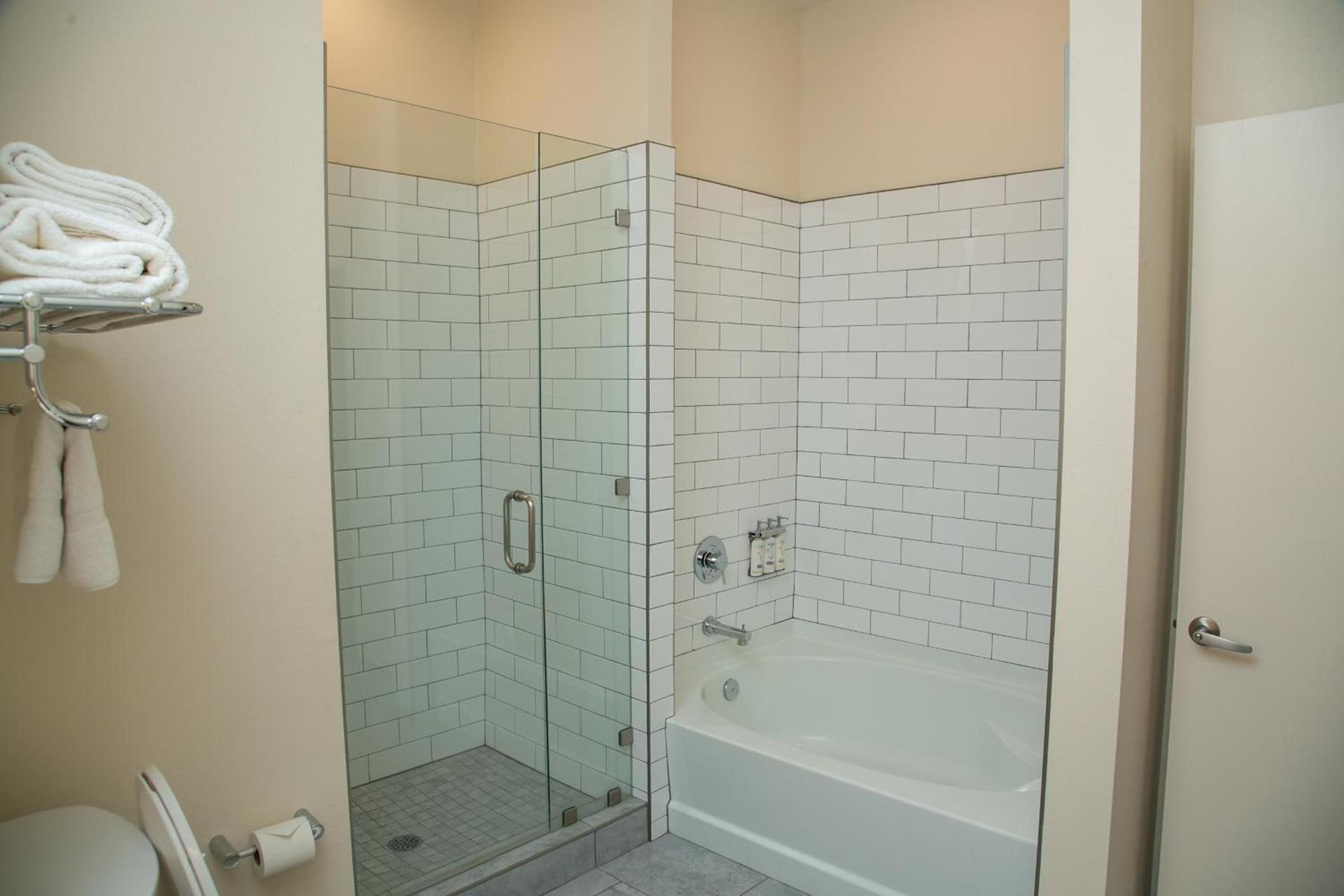 Holiday Inn New Orleans West Bank Tower by IHG photo 43