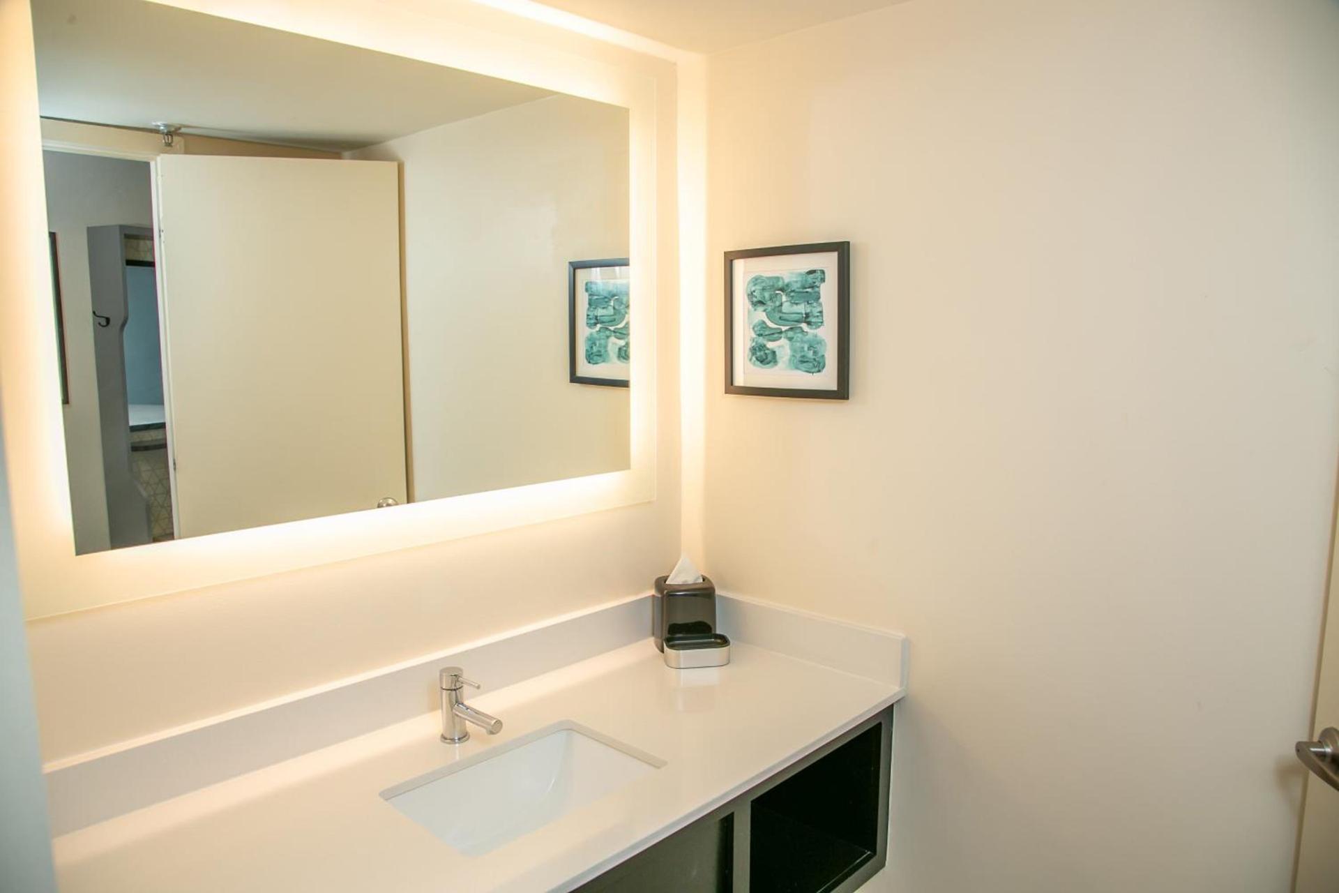 Holiday Inn New Orleans West Bank Tower by IHG photo 45