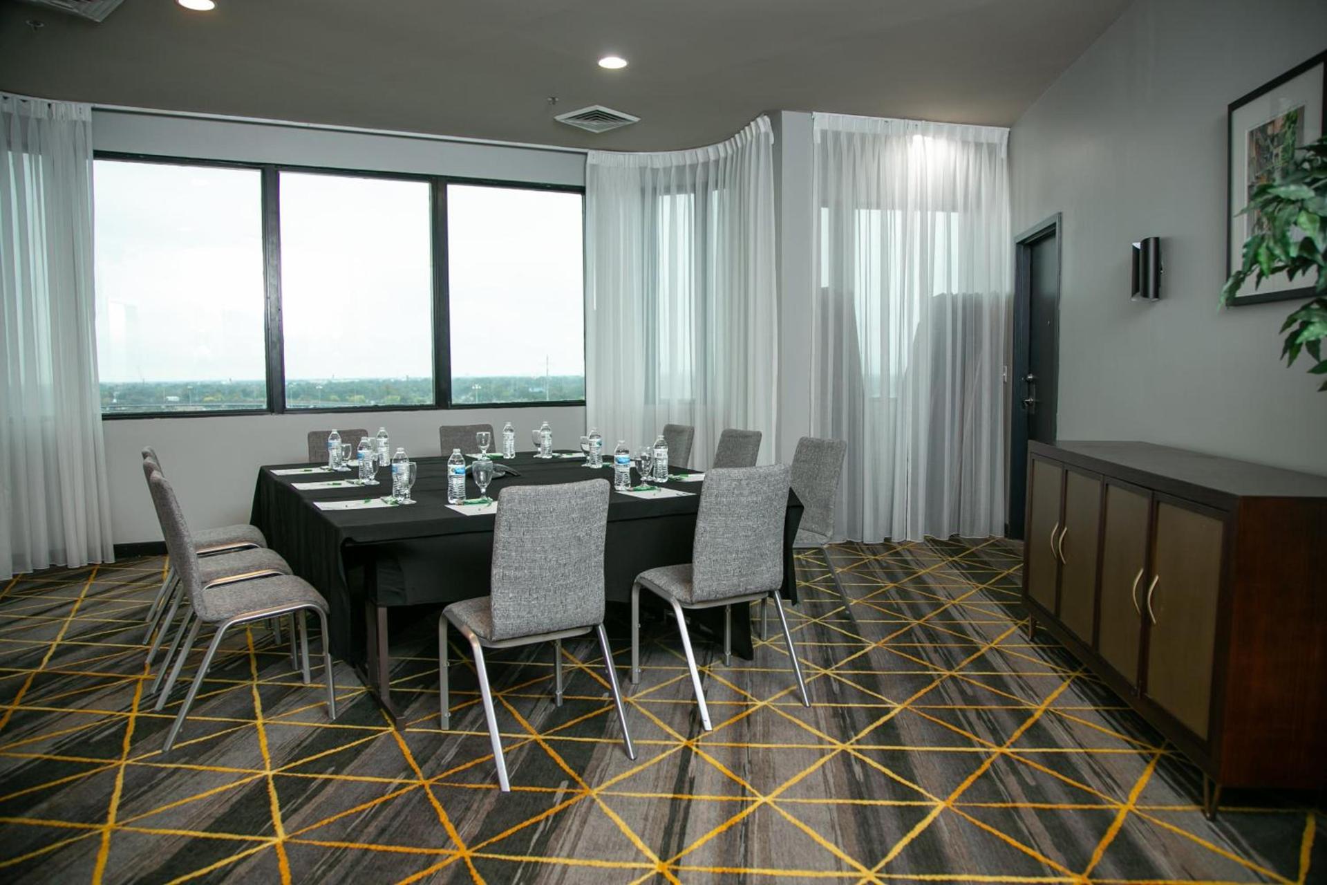 Holiday Inn New Orleans West Bank Tower by IHG photo 52
