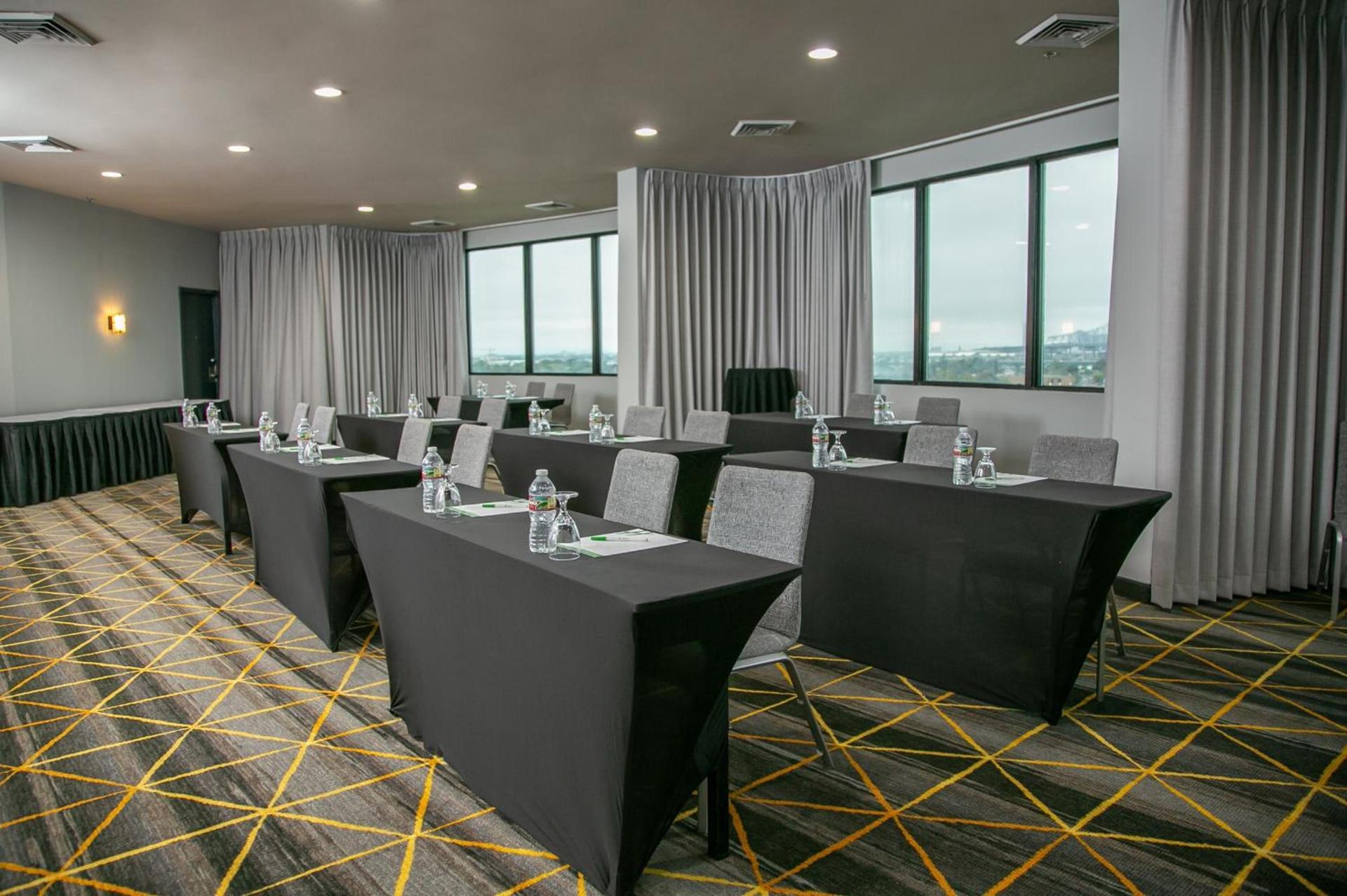 Holiday Inn New Orleans West Bank Tower by IHG photo 54