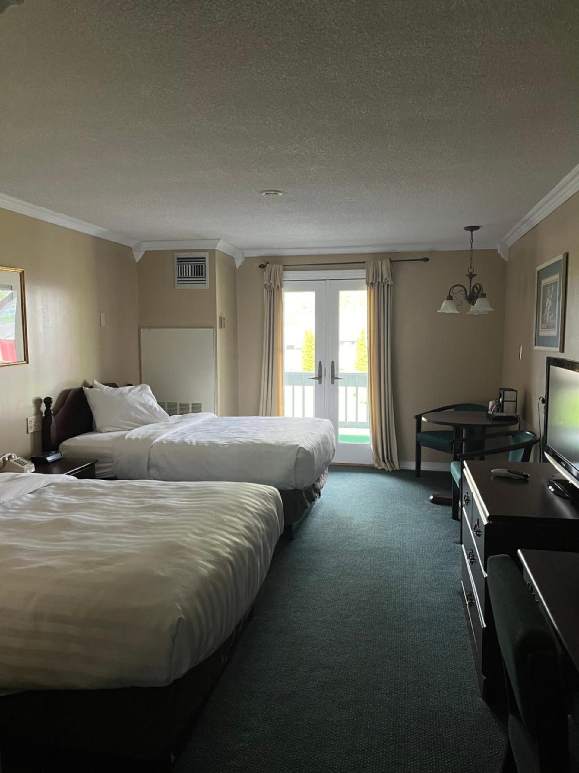 Webb's Hotel photo 7