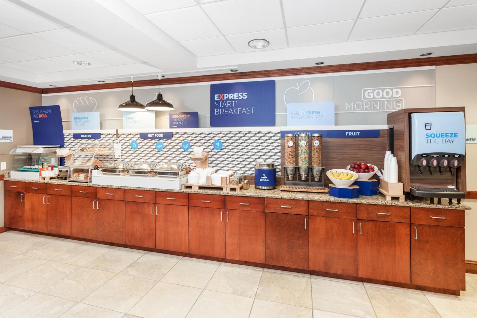 Holiday Inn Express Hotel & Suites Hampton South-Seabrook by IHG photo 40