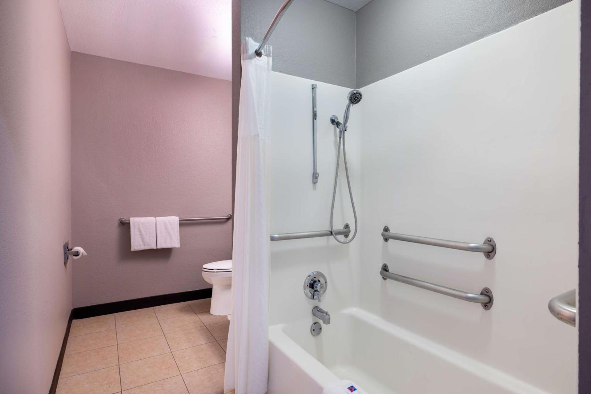 Motel 6-McAllen, TX - East photo 13