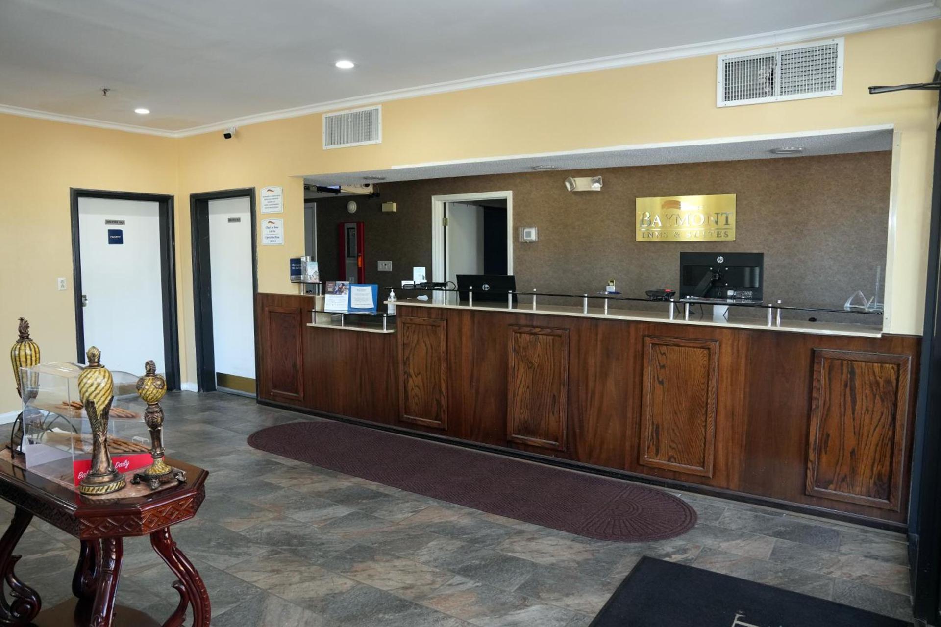 Baymont by Wyndham Manning photo 29