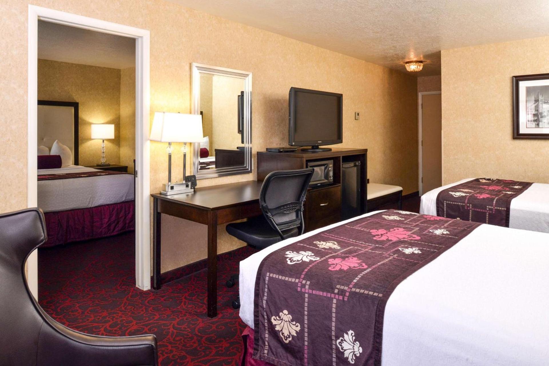 Best Western Coral Hills photo 31