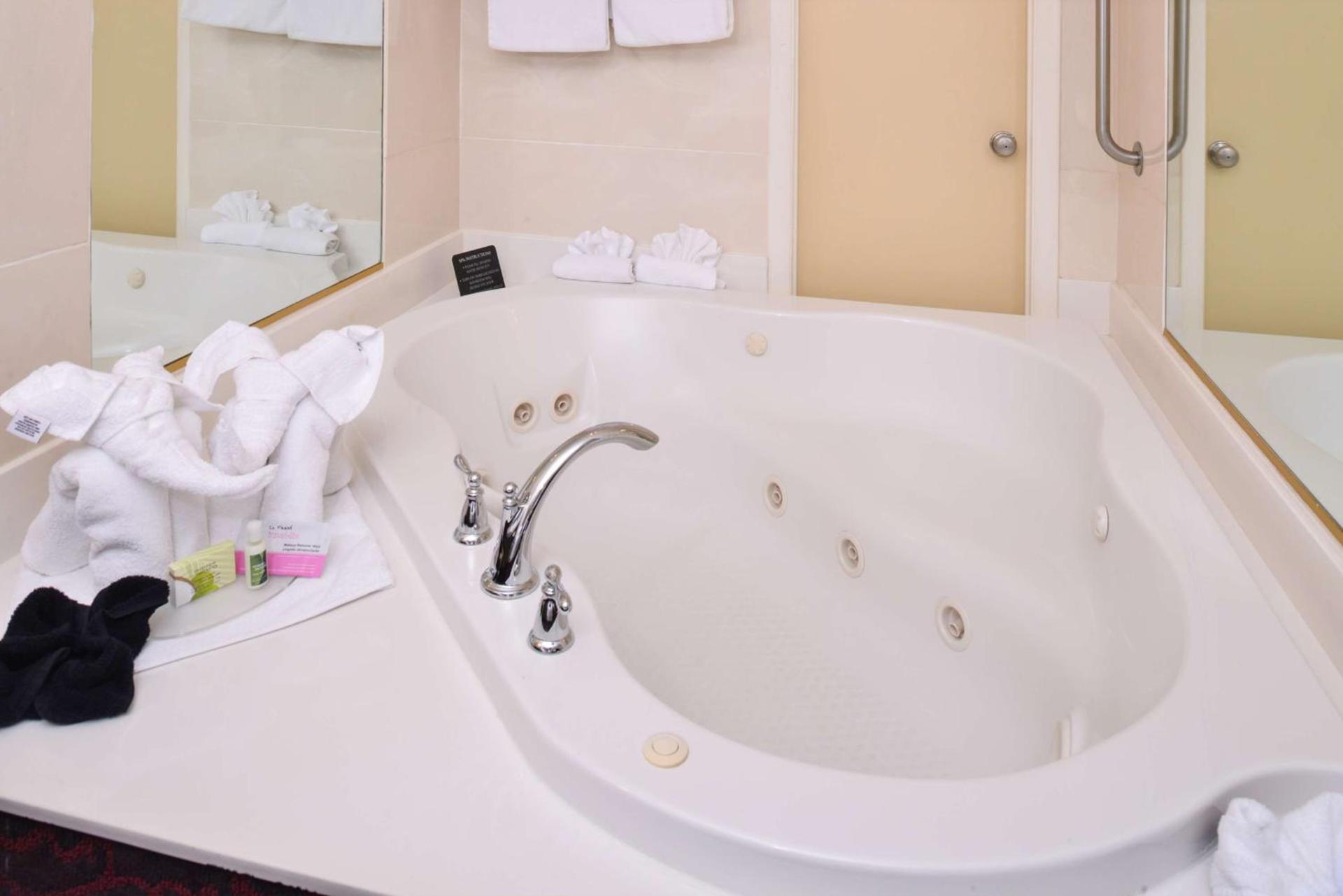 Best Western Coral Hills photo 40