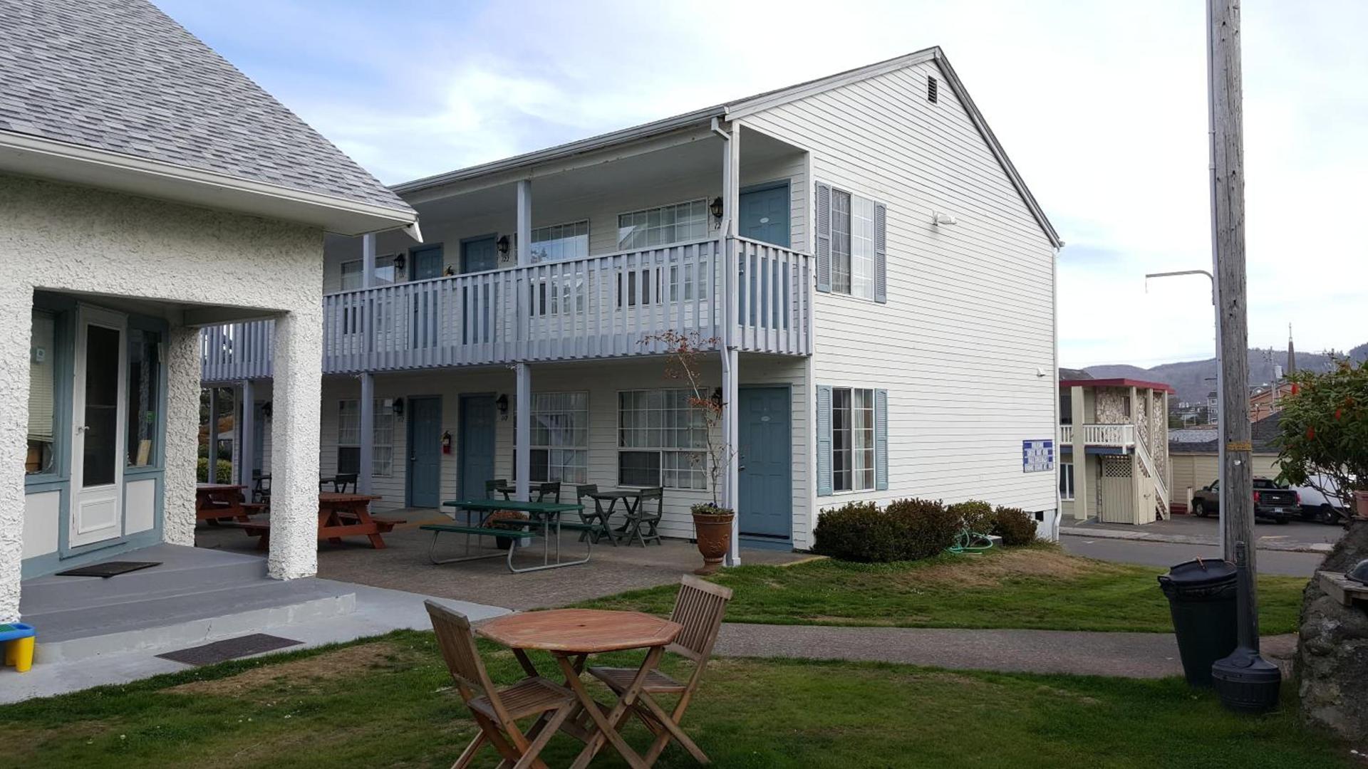 Hillcrest Inn photo 22