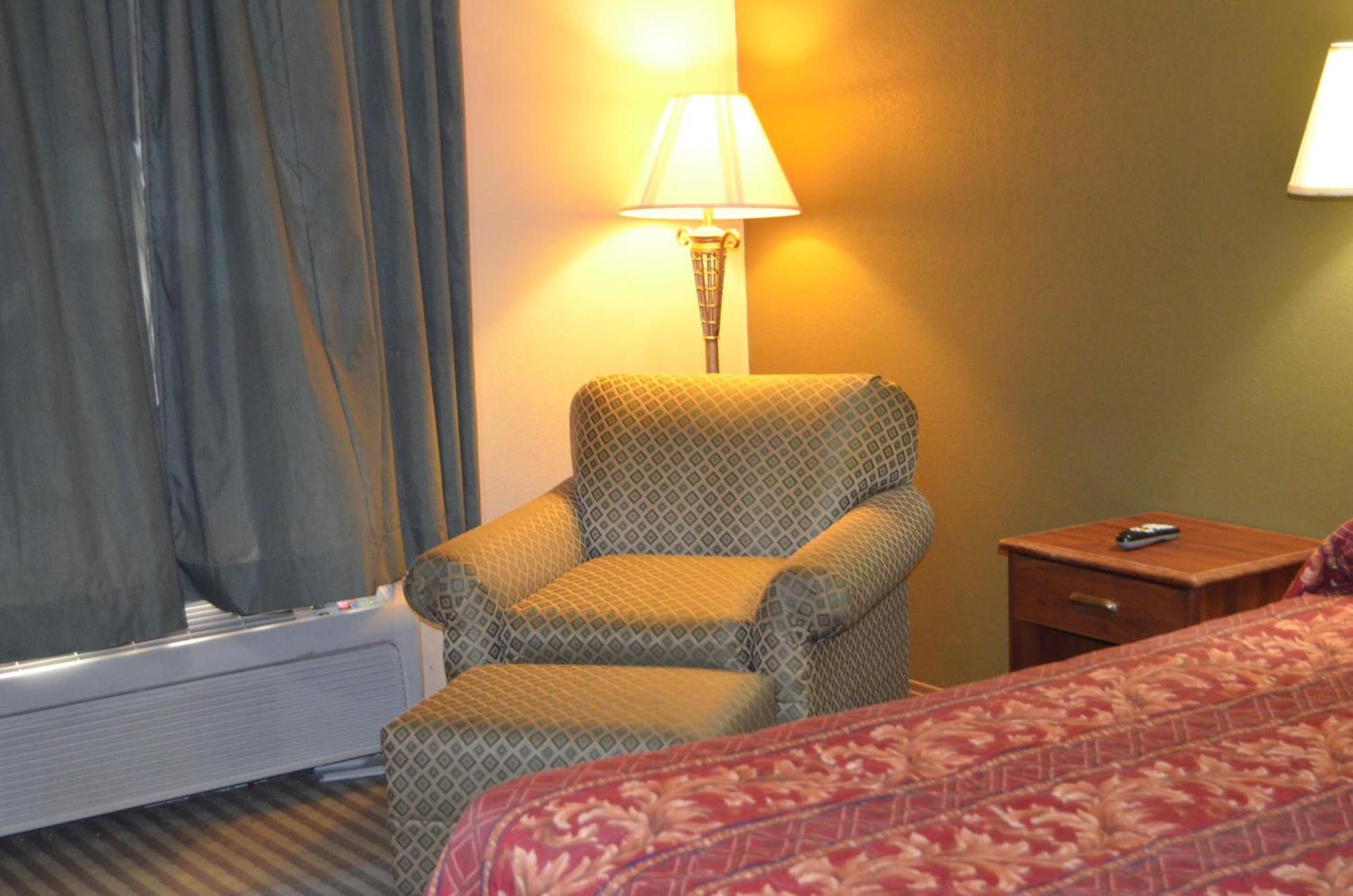 Plaza Inn photo 26