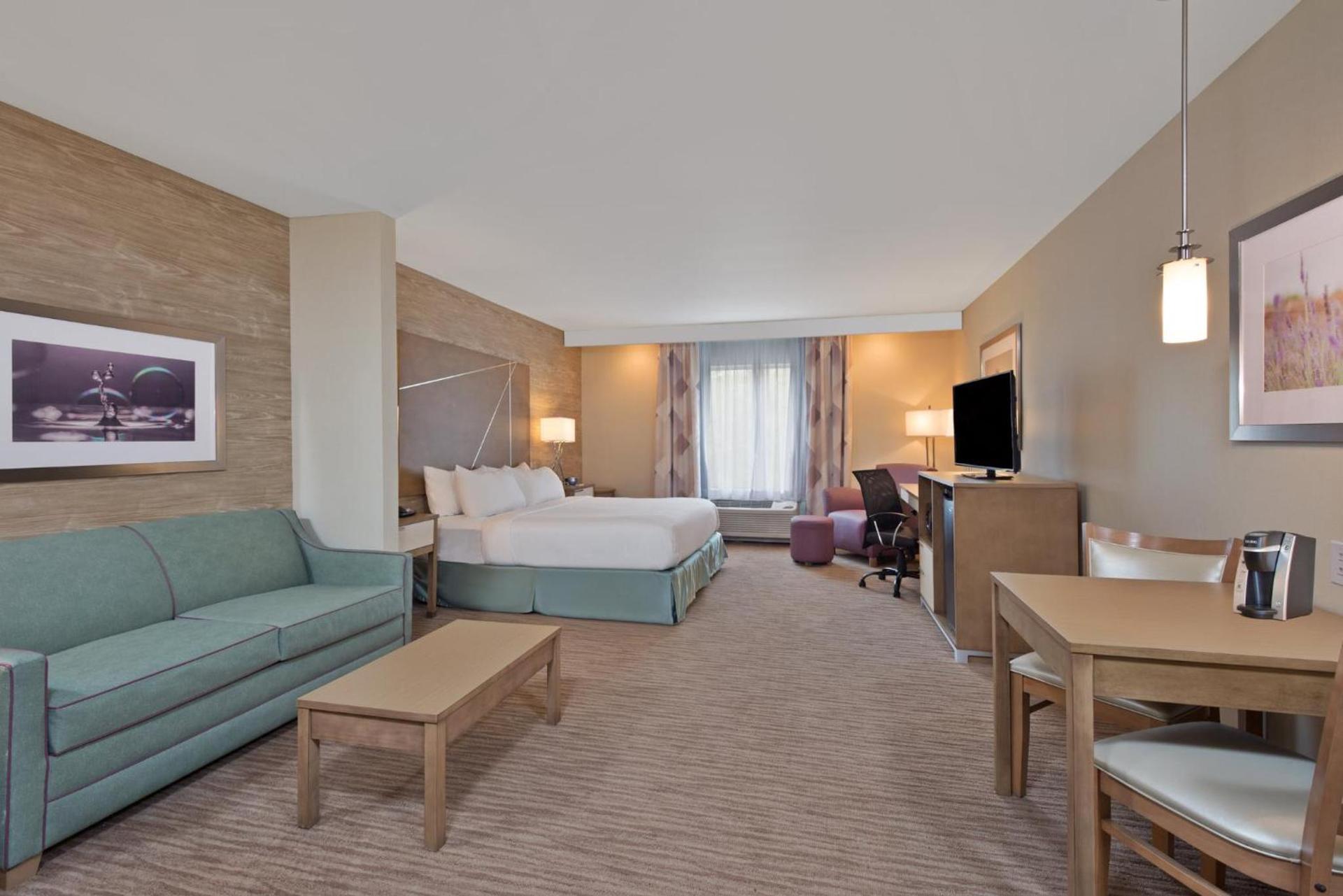 Holiday Inn Express & Suites New Cumberland by IHG photo 40