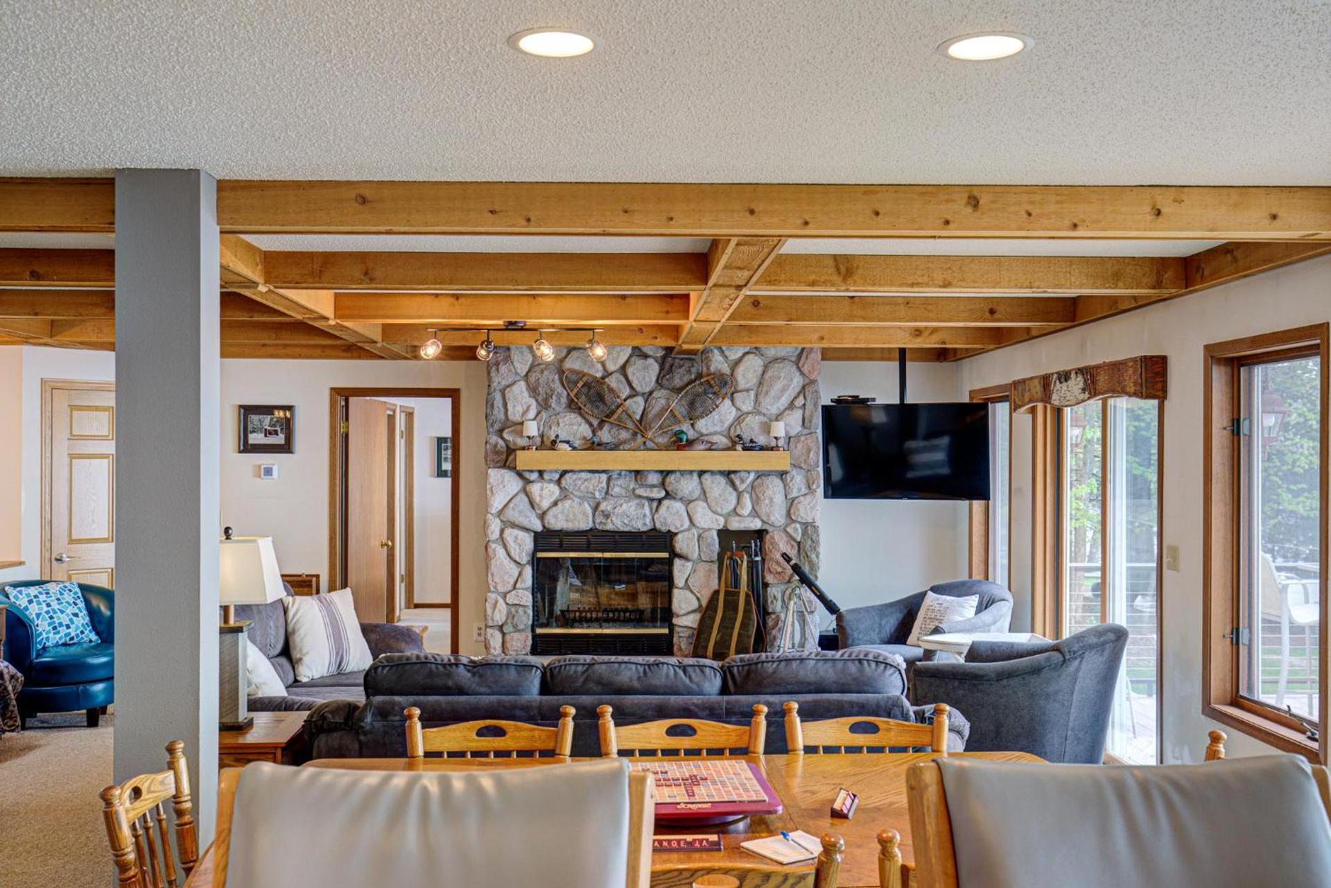 Sabel's Retreat On Summit Lake photo 26