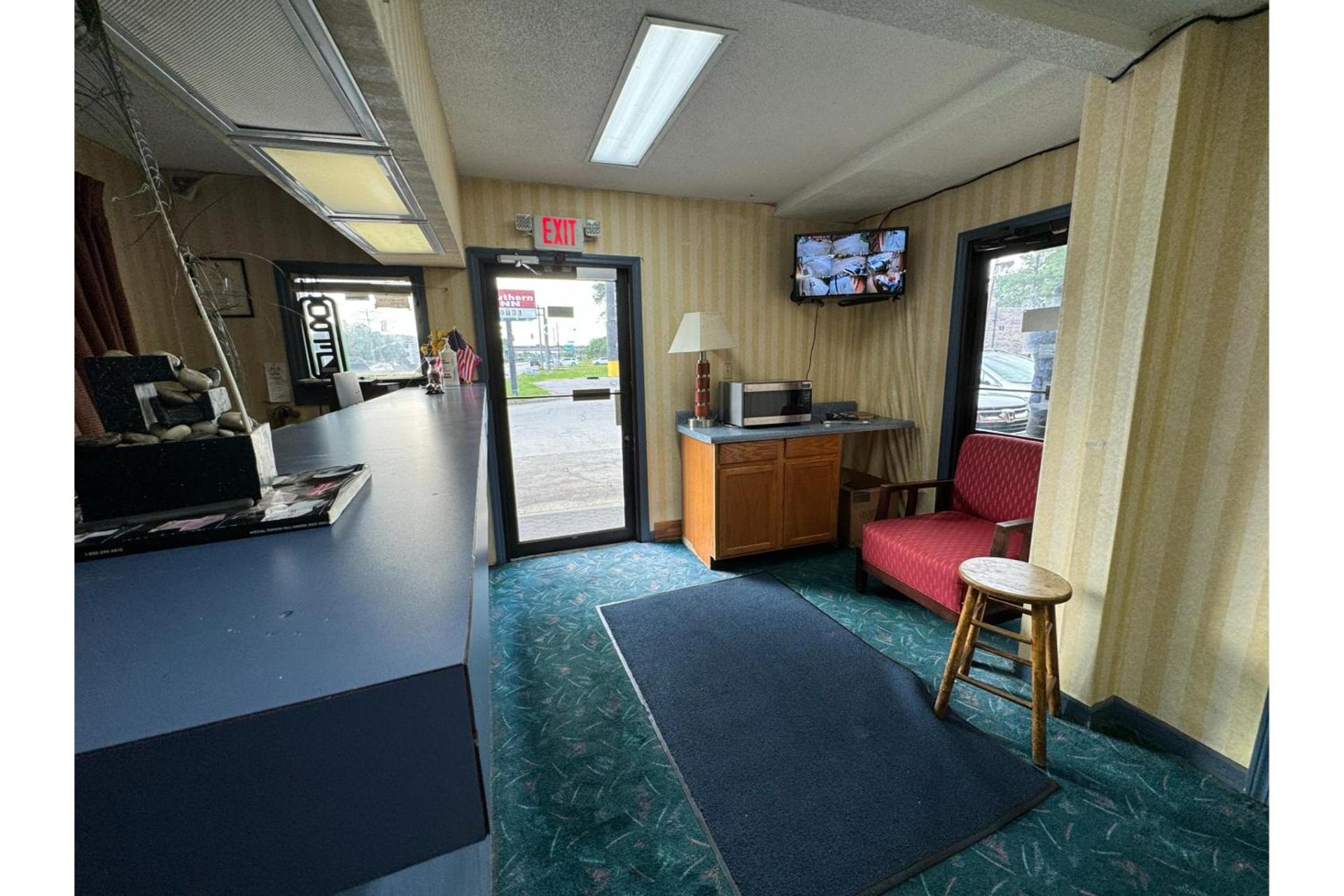 Southern Inn By OYO Walterboro I-95 photo 11