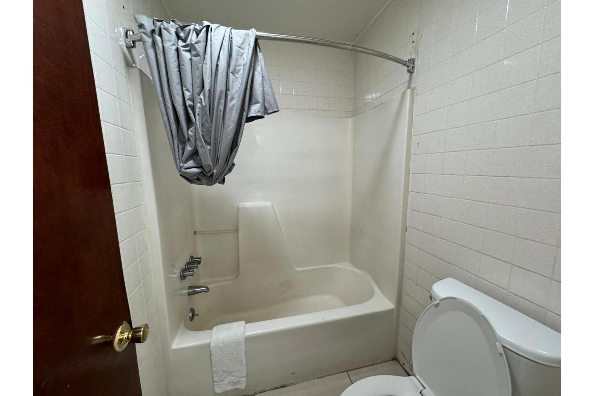 Southern Inn By OYO Walterboro I-95 photo 17