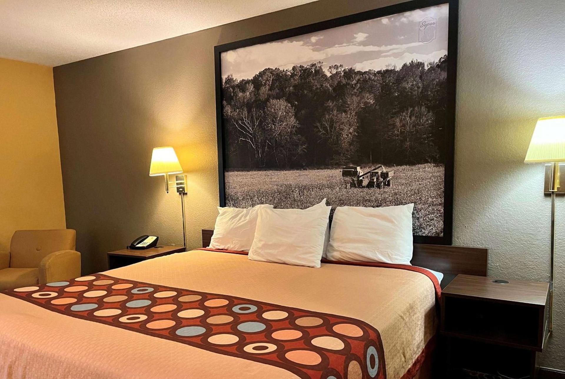Super 8 by Wyndham Evansville North photo 16