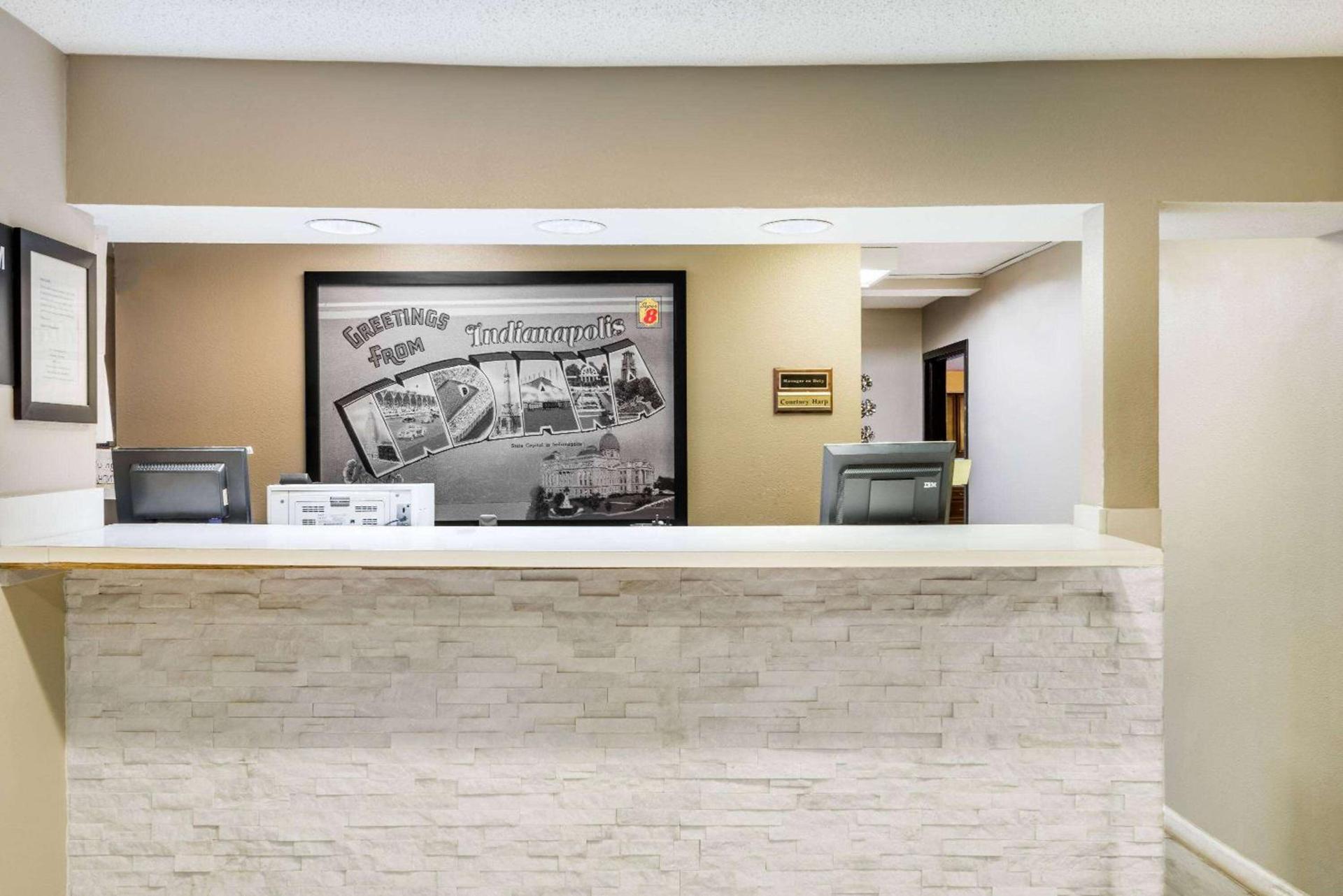 Super 8 by Wyndham Indianapolis/NE/Castleton Area photo 4