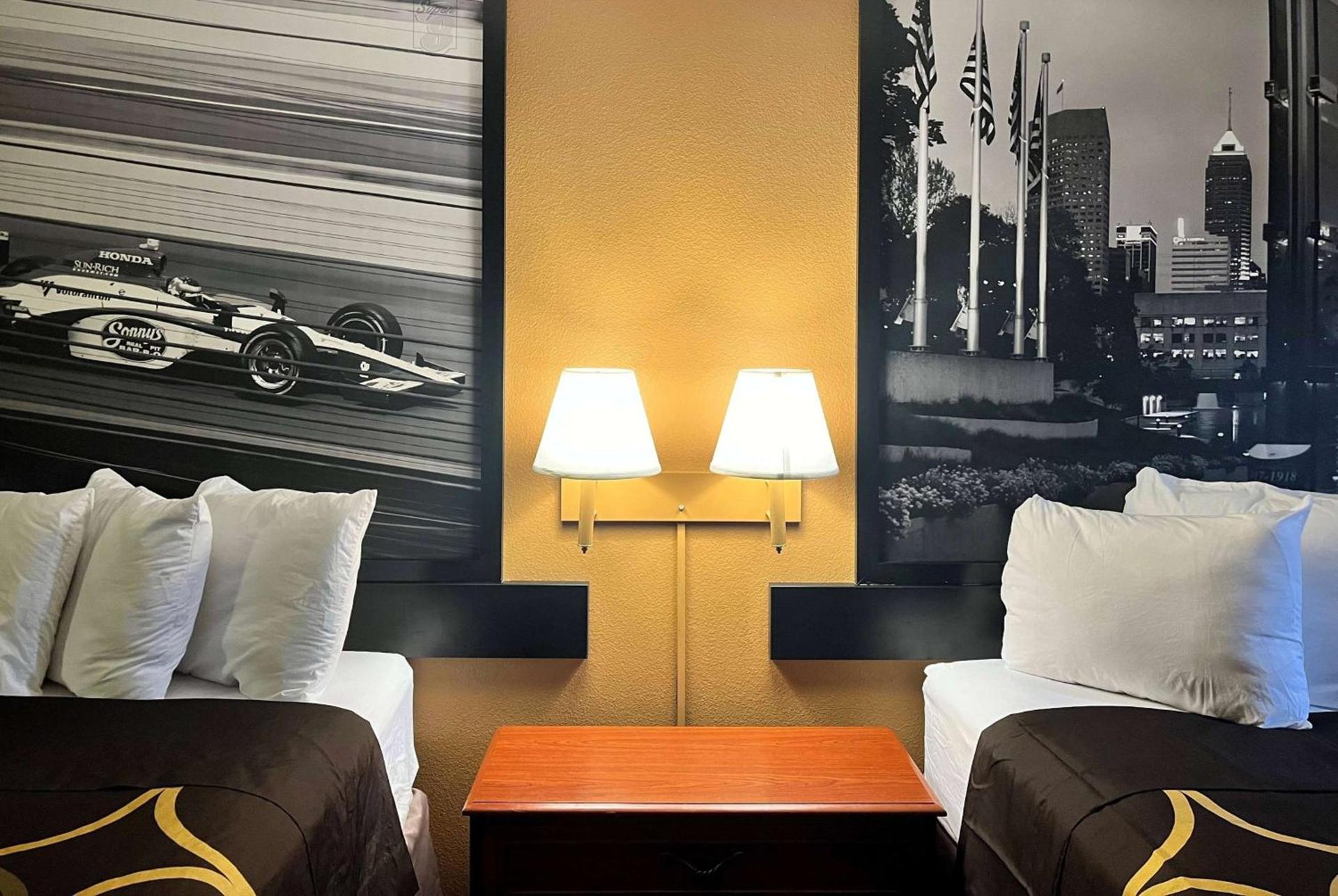 Super 8 by Wyndham Indianapolis/NE/Castleton Area photo 25