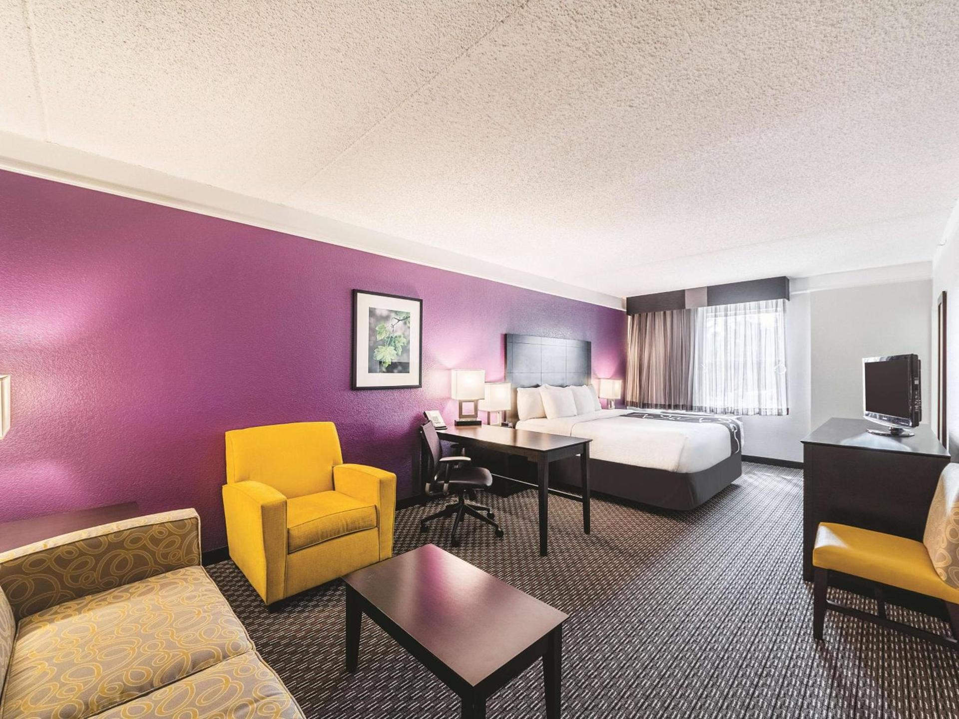 La Quinta Inn & Suites by Wyndham San Antonio Downtown photo 21