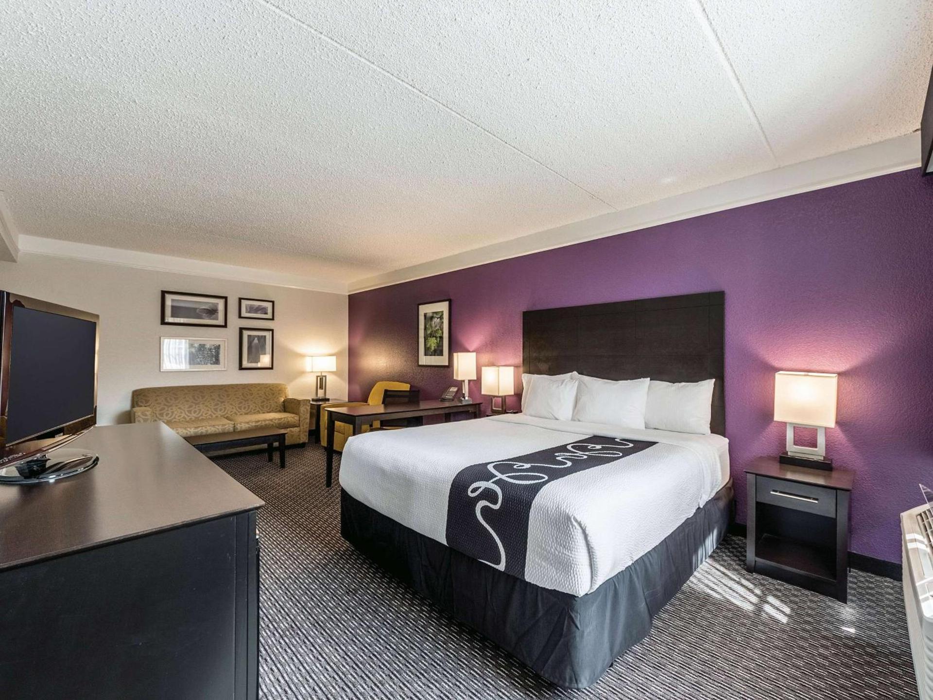 La Quinta Inn & Suites by Wyndham San Antonio Downtown photo 24