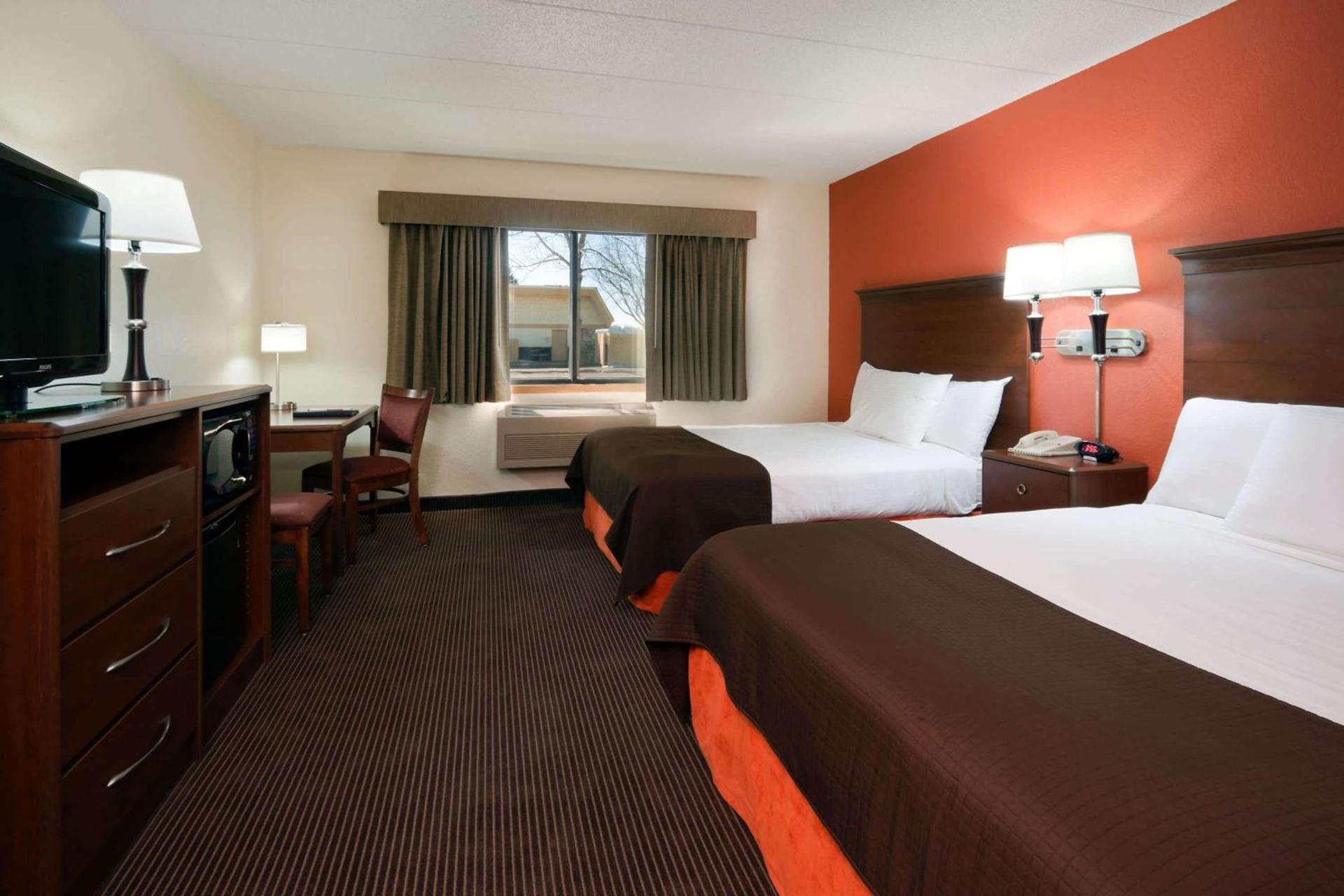AmericInn by Wyndham Worthington photo 16