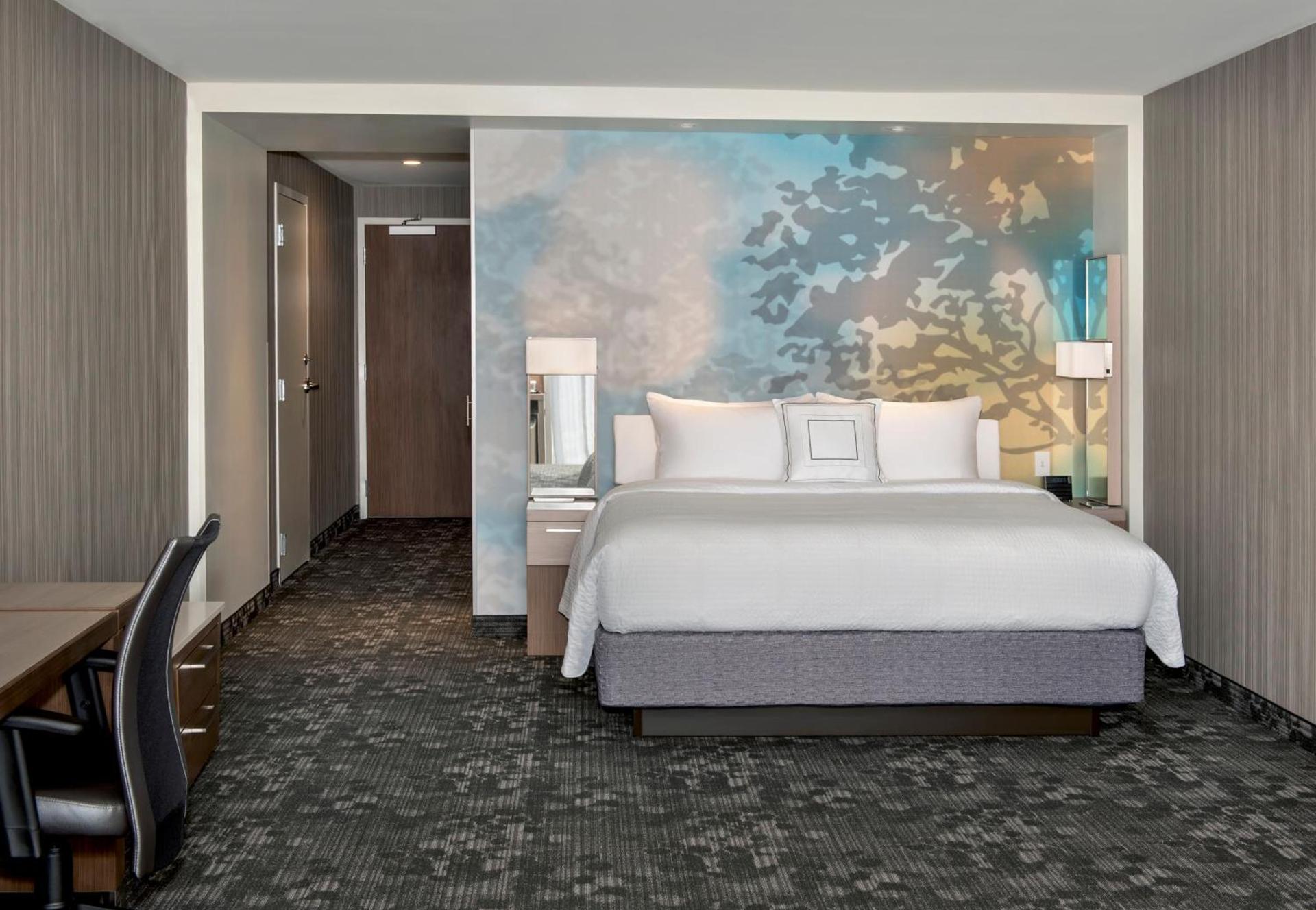 Courtyard by Marriott Schenectady at Mohawk Harbor photo 4
