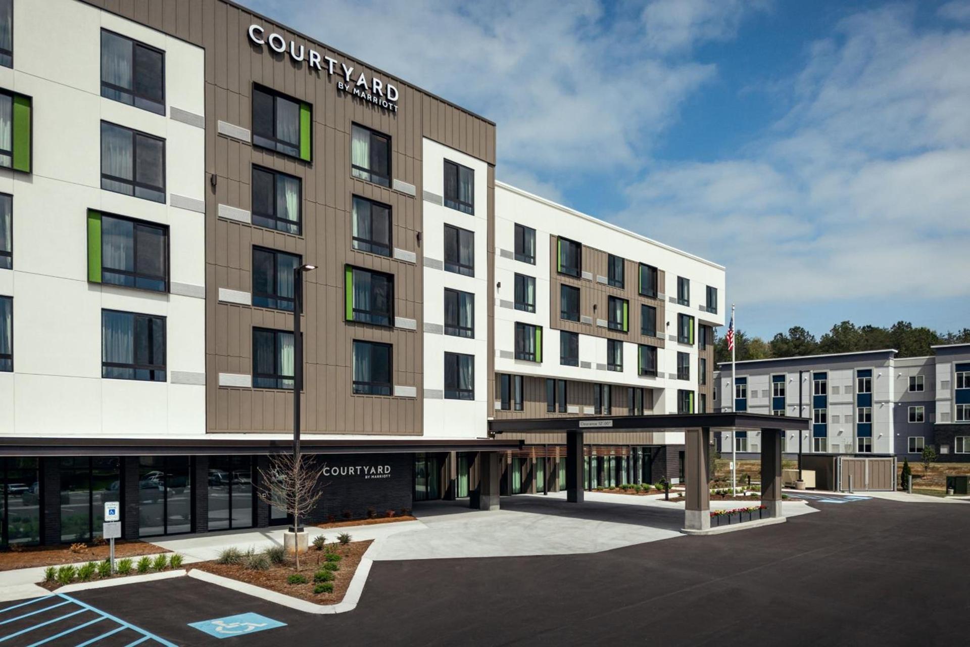 Courtyard by Marriott Cleveland TN photo 2