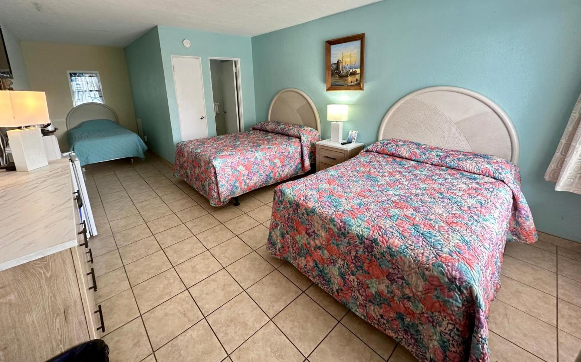 Beach Colony Motel photo 37