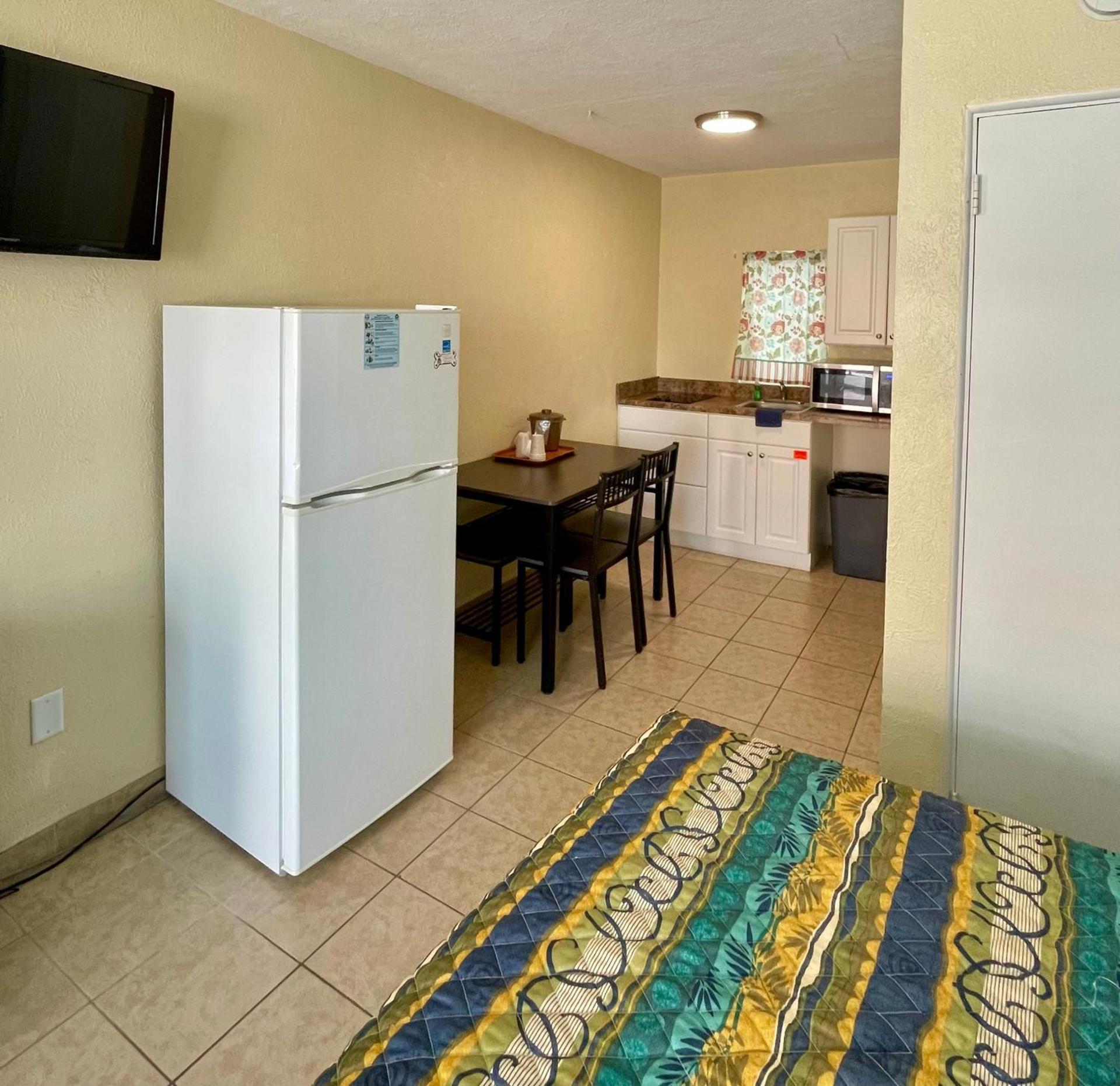 Beach Colony Motel photo 51