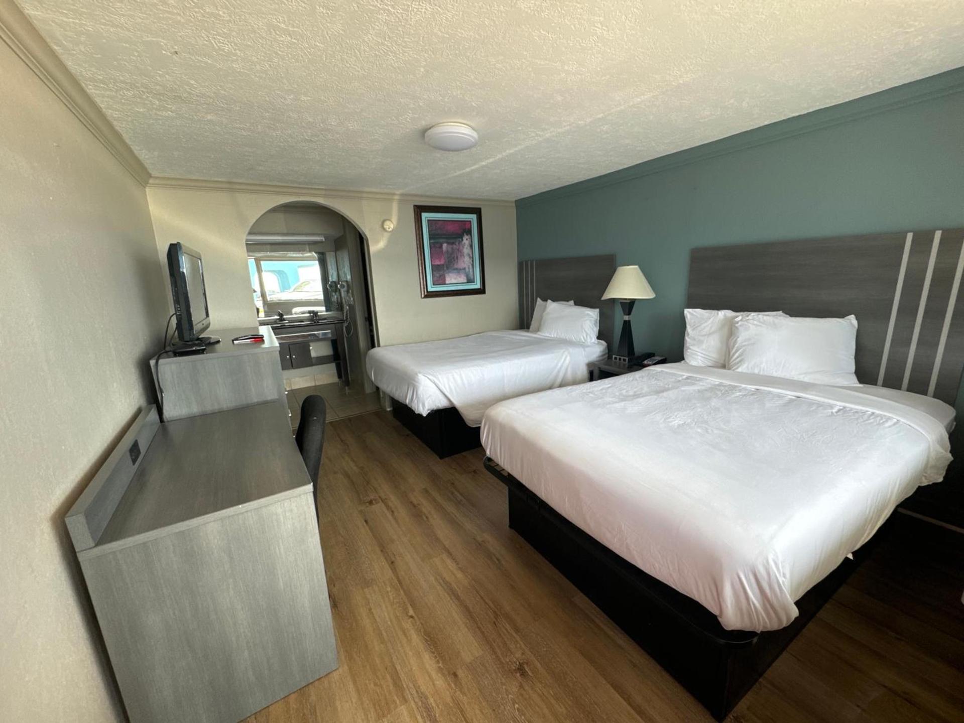 Econo Lodge Galveston Seawall photo 44
