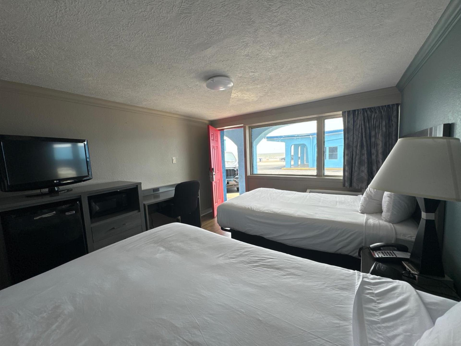 Econo Lodge Galveston Seawall photo 43