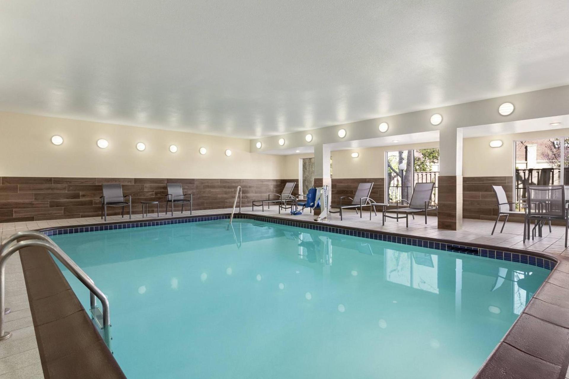 Fairfield Inn by Marriott Tracy photo 2