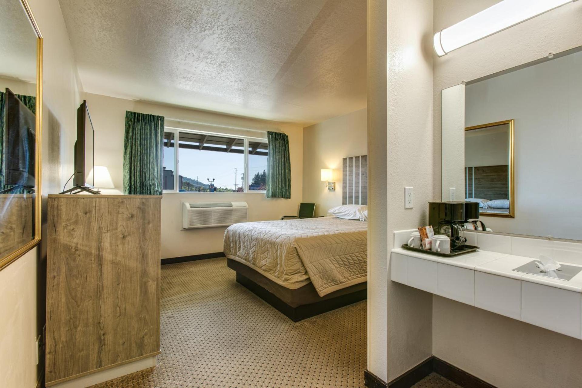 Coachman Inn photo 16