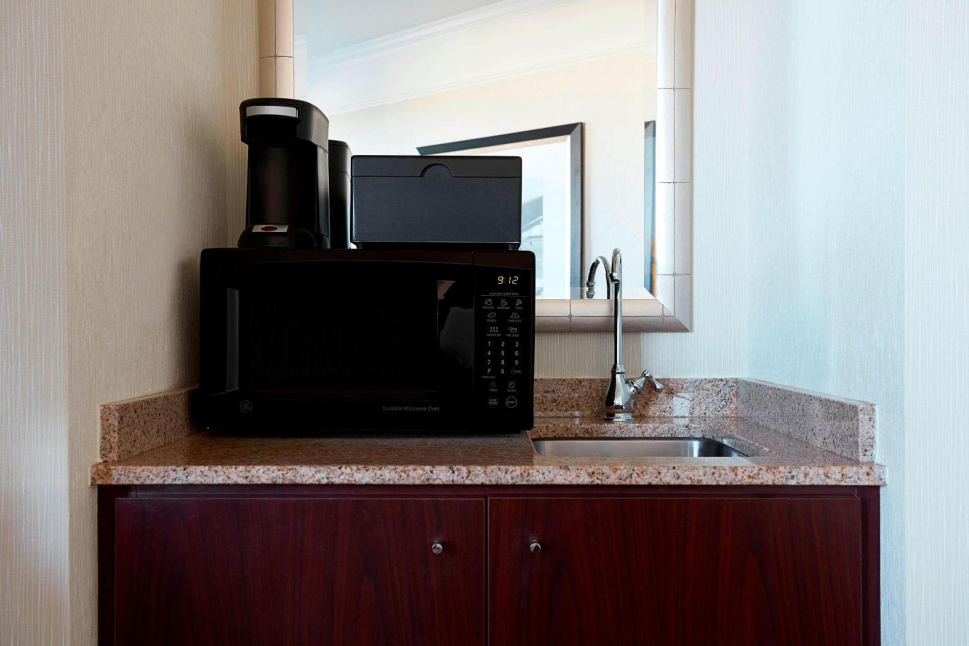 Washington Dulles Marriott Suites photo 9